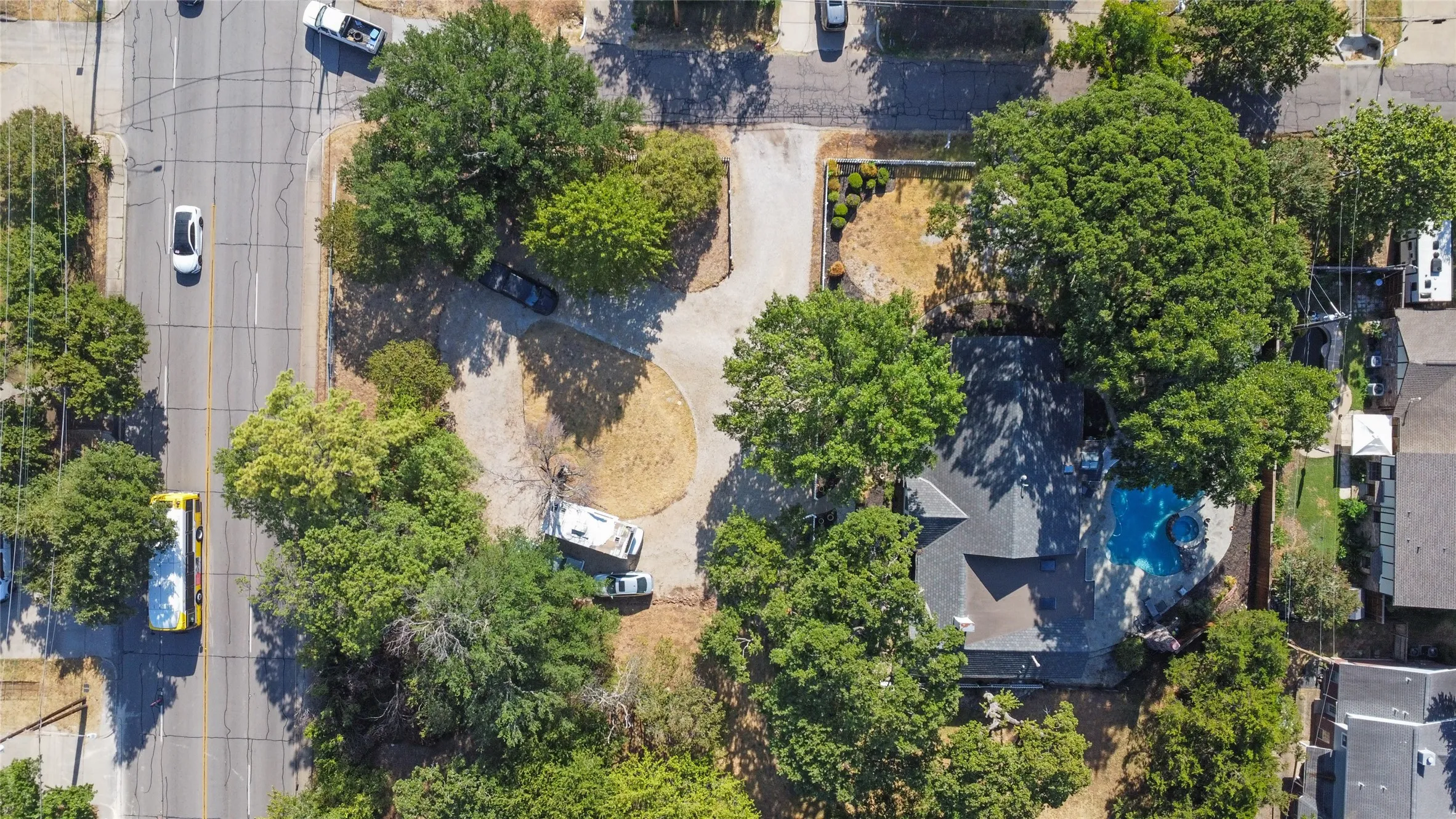 Single Family Residence For Rent in Dallas County , 1606 W Shady Grove Road, Irving, Texas 75060, 3 Bedroom, 2 Bathroom, Garage spaces, 2,551 Sqft, built in 1942, mls#21365913, Real Estate Agent in Irving, Homes For Rent in Dallas county, Homes For Rent in Irving, Realtor in Irving Texas, Real Estate Brokerage Independent Realty Texas, Luminita Cordes Realtor