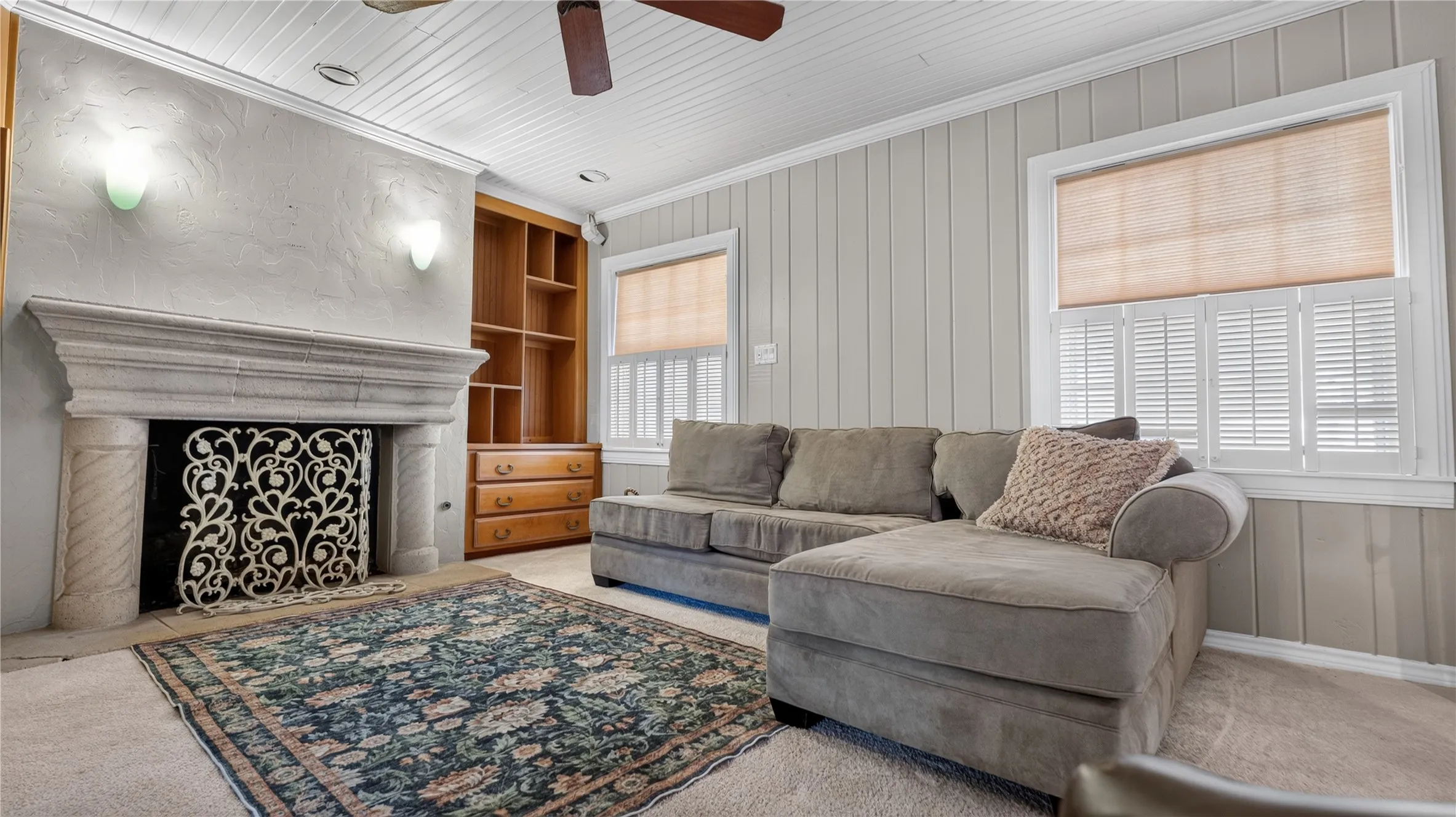 Single Family Residence For Rent in Dallas County , 1606 W Shady Grove Road, Irving, Texas 75060, 3 Bedroom, 2 Bathroom, Garage spaces, 2,551 Sqft, built in 1942, mls#21365913, Real Estate Agent in Irving, Homes For Rent in Dallas county, Homes For Rent in Irving, Realtor in Irving Texas, Real Estate Brokerage Independent Realty Texas, Luminita Cordes Realtor
