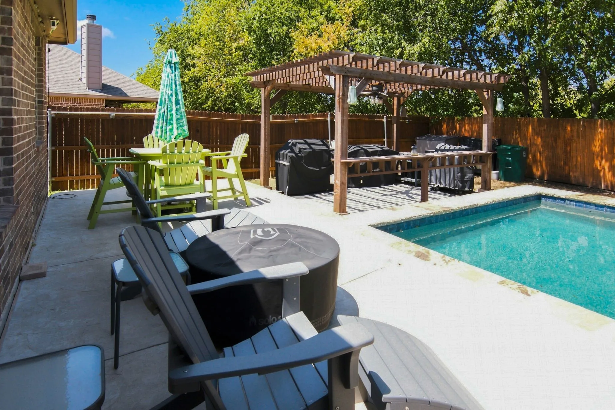 Plenty of space for grilling and chilling!