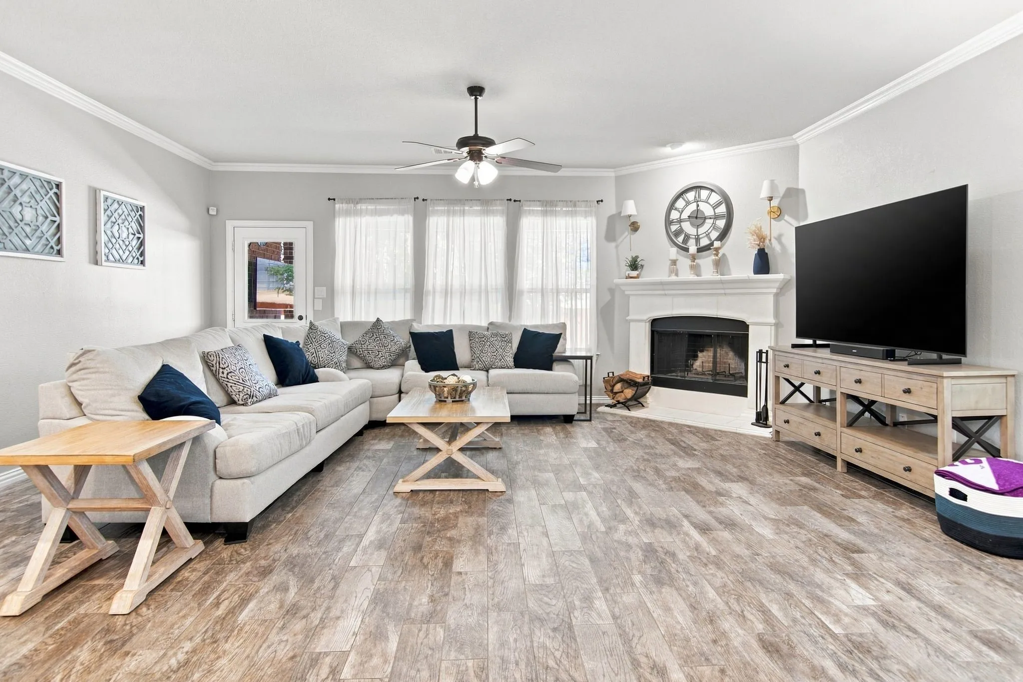 Single Family Residence For Sale in Tarrant County , 6124 Dunnlevy Drive, Fort Worth, Texas 76179, 4 Bedroom, 4 Bathroom, 2 Garage spaces, 3,196 Sqft, built in 2017, mls#21364369, Real Estate Agent in Fort Worth, Homes For Sale in Tarrant county, Homes For Sale in Fort Worth, Realtor in Fort Worth Texas, Real Estate Brokerage Independent Realty Texas, Luminita Cordes Realtor