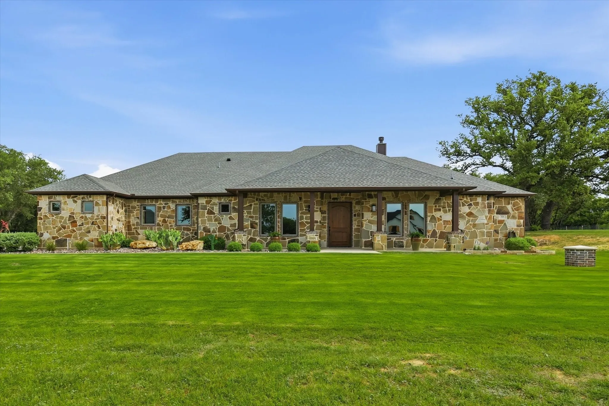 Single Family Residence For Sale in Parker County , 321 Arborview Drive, Weatherford, Texas 76088, 5 Bedroom, 4 Bathroom, 6 Garage spaces, 3,411 Sqft, built in 2023, mls#21365322, Real Estate Agent in Weatherford, Homes For Sale in Parker county, Homes For Sale in Weatherford, Realtor in Weatherford Texas, Real Estate Brokerage Independent Realty Texas, Luminita Cordes Realtor