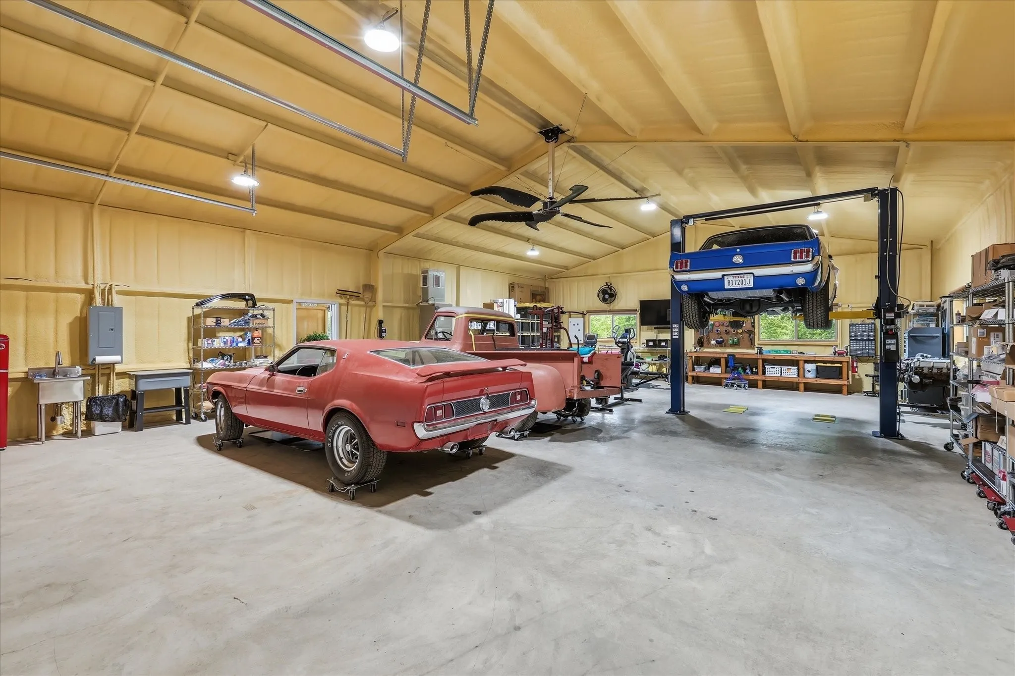 Single Family Residence For Sale in Parker County , 321 Arborview Drive, Weatherford, Texas 76088, 5 Bedroom, 4 Bathroom, 6 Garage spaces, 3,411 Sqft, built in 2023, mls#21365322, Real Estate Agent in Weatherford, Homes For Sale in Parker county, Homes For Sale in Weatherford, Realtor in Weatherford Texas, Real Estate Brokerage Independent Realty Texas, Luminita Cordes Realtor