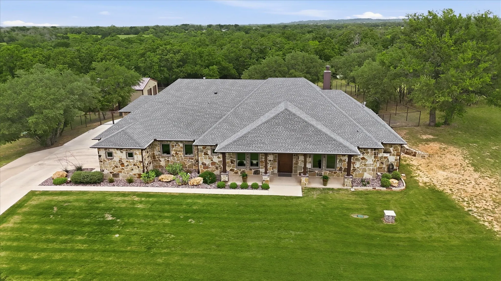 Single Family Residence For Sale in Parker County , 321 Arborview Drive, Weatherford, Texas 76088, 5 Bedroom, 4 Bathroom, 6 Garage spaces, 3,411 Sqft, built in 2023, mls#21365322, Real Estate Agent in Weatherford, Homes For Sale in Parker county, Homes For Sale in Weatherford, Realtor in Weatherford Texas, Real Estate Brokerage Independent Realty Texas, Luminita Cordes Realtor