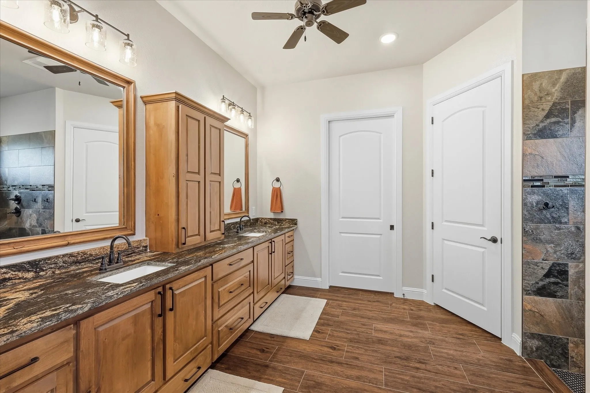 Single Family Residence For Sale in Parker County , 321 Arborview Drive, Weatherford, Texas 76088, 5 Bedroom, 4 Bathroom, 6 Garage spaces, 3,411 Sqft, built in 2023, mls#21365322, Real Estate Agent in Weatherford, Homes For Sale in Parker county, Homes For Sale in Weatherford, Realtor in Weatherford Texas, Real Estate Brokerage Independent Realty Texas, Luminita Cordes Realtor