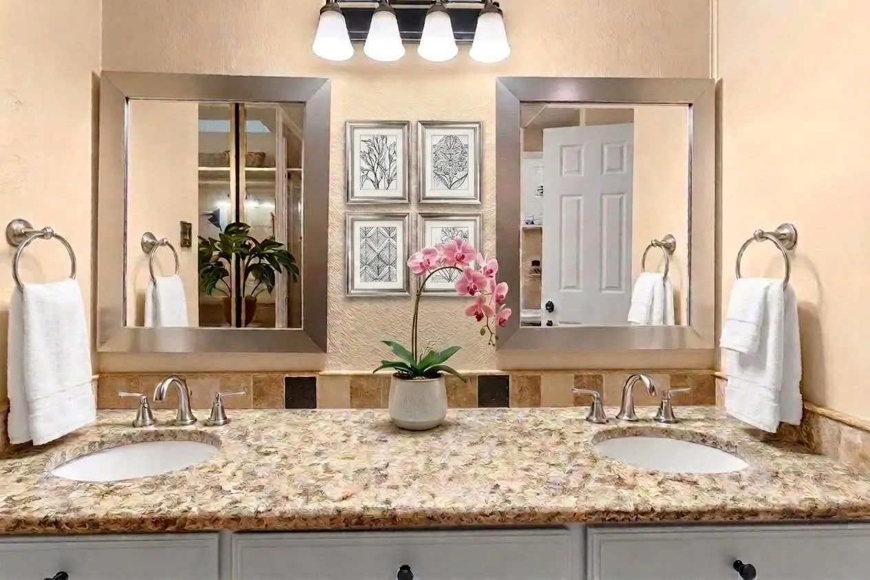 Single Family Residence For Sale in Dallas County , 14683 Plage Lane, Addison, Texas 75001, 3 Bedroom, 3 Bathroom, 2 Garage spaces, 1,684 Sqft, built in 1982, mls#21362292, Real Estate Agent in Addison, Homes For Sale in Dallas county, Homes For Sale in Addison, Realtor in Addison Texas, Real Estate Brokerage Independent Realty Texas, Luminita Cordes Realtor
