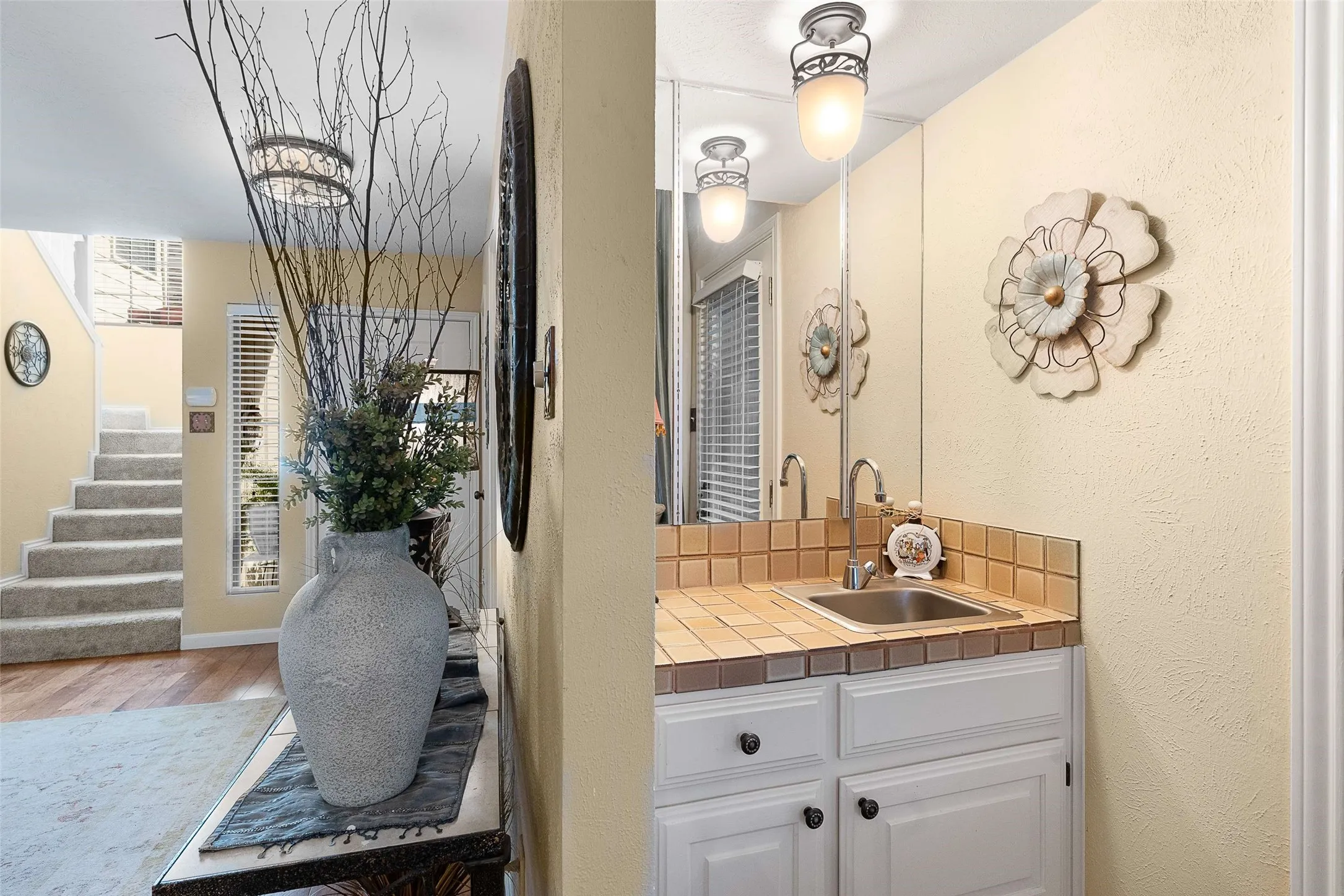 Single Family Residence For Sale in Dallas County , 14683 Plage Lane, Addison, Texas 75001, 3 Bedroom, 3 Bathroom, 2 Garage spaces, 1,684 Sqft, built in 1982, mls#21362292, Real Estate Agent in Addison, Homes For Sale in Dallas county, Homes For Sale in Addison, Realtor in Addison Texas, Real Estate Brokerage Independent Realty Texas, Luminita Cordes Realtor