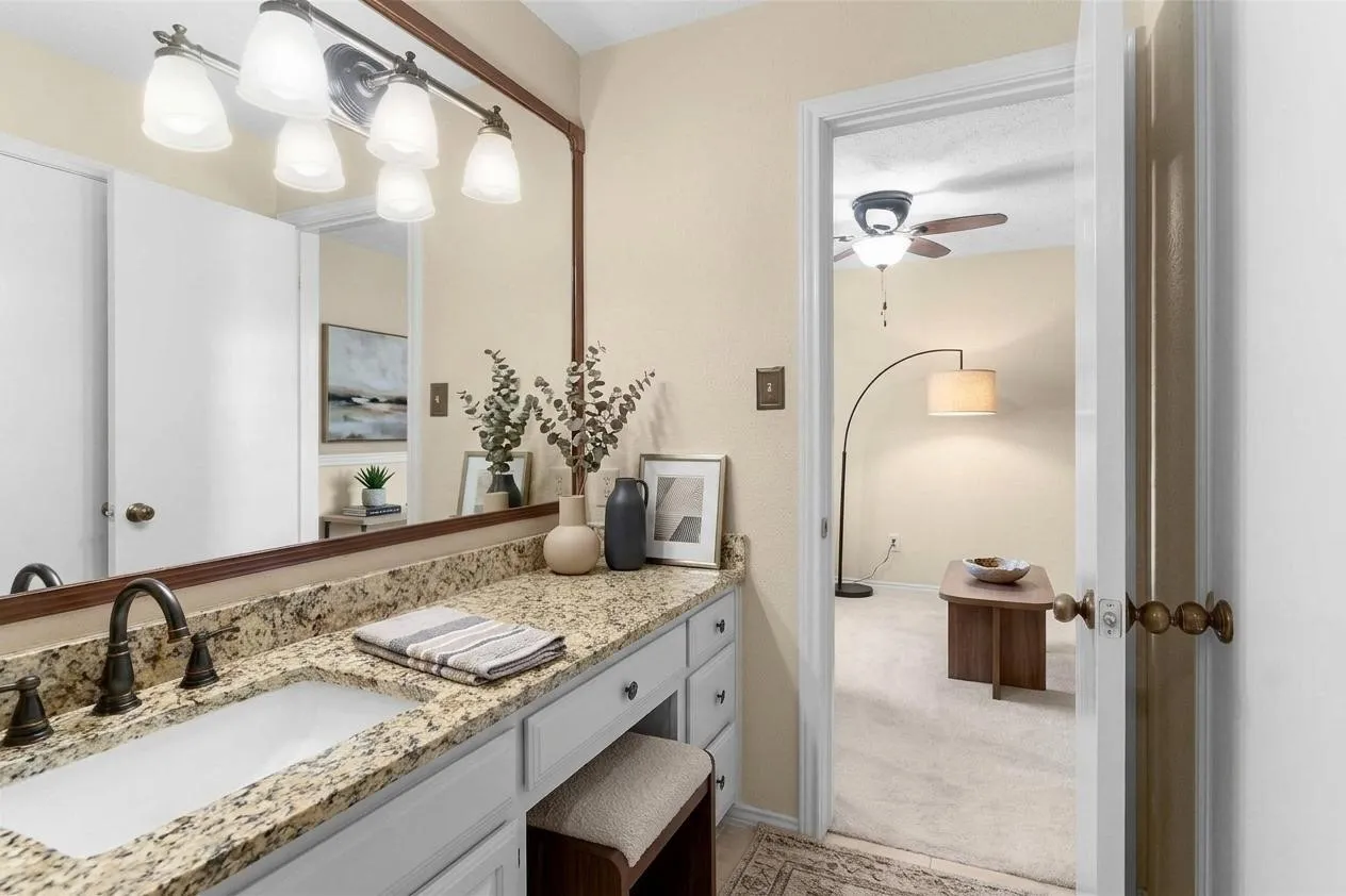 Single Family Residence For Sale in Dallas County , 14683 Plage Lane, Addison, Texas 75001, 3 Bedroom, 3 Bathroom, 2 Garage spaces, 1,684 Sqft, built in 1982, mls#21362292, Real Estate Agent in Addison, Homes For Sale in Dallas county, Homes For Sale in Addison, Realtor in Addison Texas, Real Estate Brokerage Independent Realty Texas, Luminita Cordes Realtor