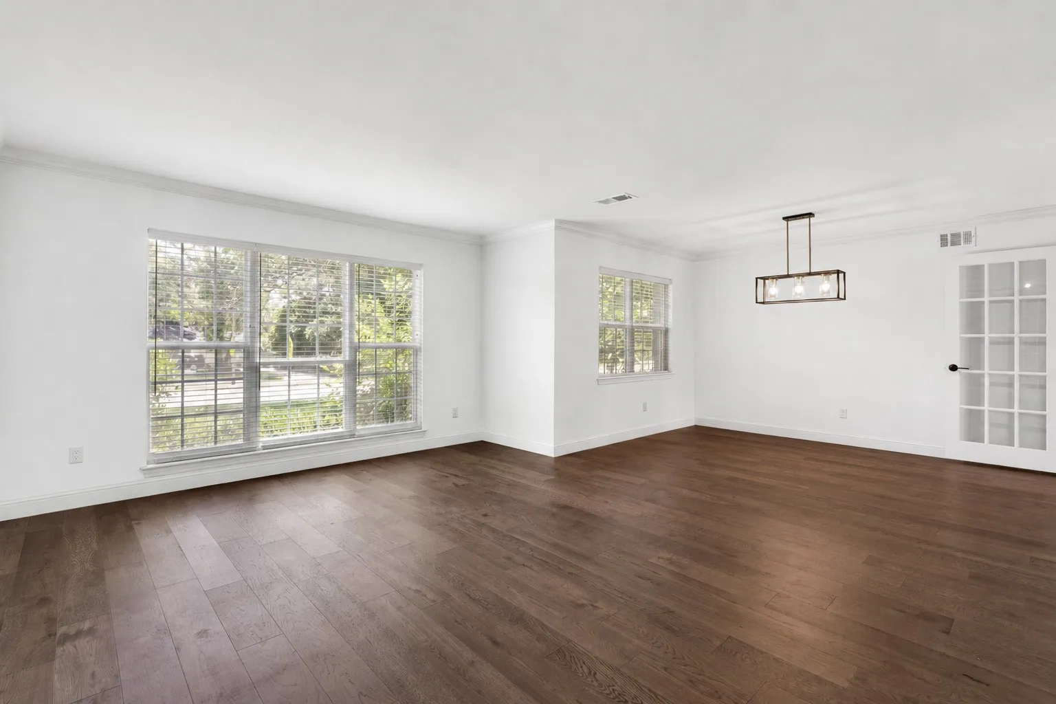 Single Family Residence For Sale in Dallas County , 7029 Spring Valley Road, Dallas, Texas 75254, 5 Bedroom, 4 Bathroom, 2 Garage spaces, 3,479 Sqft, built in 1961, mls#21363027, Real Estate Agent in Dallas, Homes For Sale in Dallas county, Homes For Sale in Dallas, Realtor in Dallas Texas, Real Estate Brokerage Independent Realty Texas, Luminita Cordes Realtor