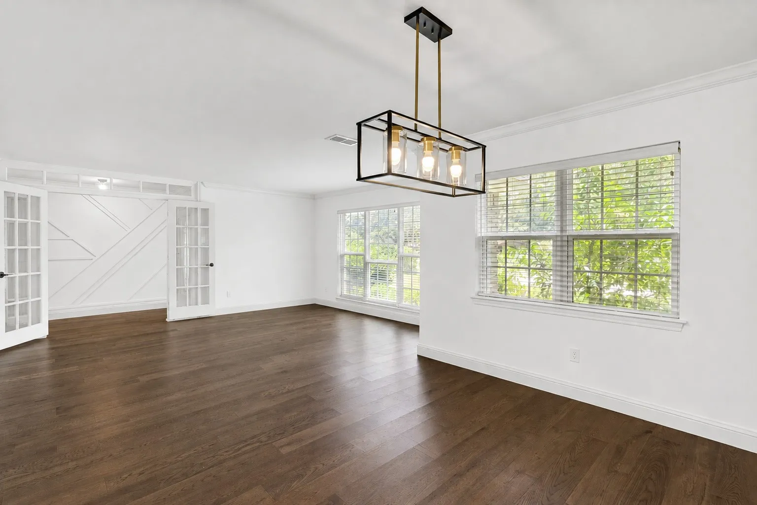 Single Family Residence For Sale in Dallas County , 7029 Spring Valley Road, Dallas, Texas 75254, 5 Bedroom, 4 Bathroom, 2 Garage spaces, 3,479 Sqft, built in 1961, mls#21363027, Real Estate Agent in Dallas, Homes For Sale in Dallas county, Homes For Sale in Dallas, Realtor in Dallas Texas, Real Estate Brokerage Independent Realty Texas, Luminita Cordes Realtor
