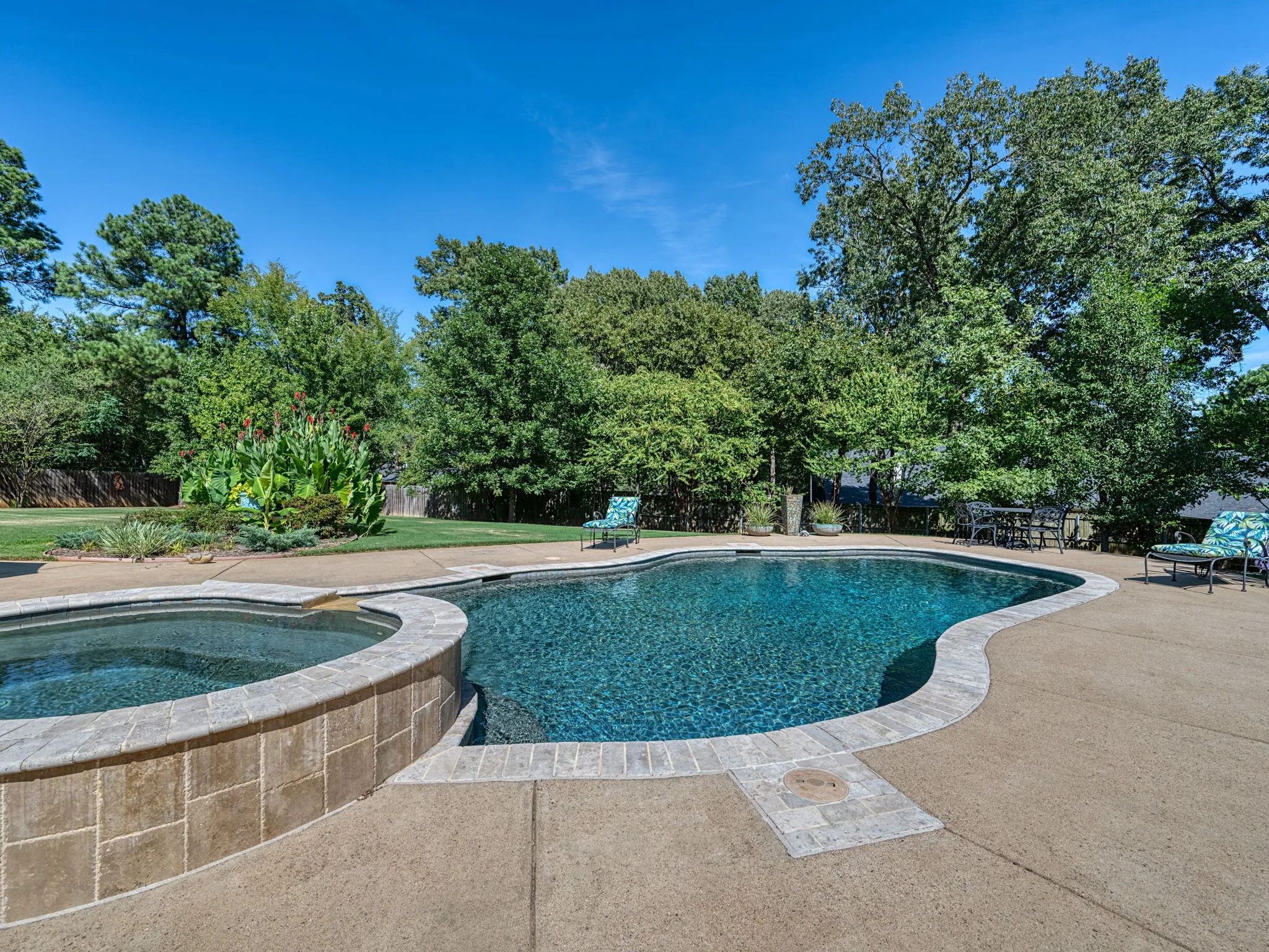 Single Family Residence For Sale in Smith County , 5973 Graemont Boulevard, Tyler, Texas 75703, 4 Bedroom, 4 Bathroom, 3 Garage spaces, 4,521 Sqft, built in 2013, mls#21365380, Real Estate Agent in Tyler, Homes For Sale in Smith county, Homes For Sale in Tyler, Realtor in Tyler Texas, Real Estate Brokerage Independent Realty Texas, Luminita Cordes Realtor