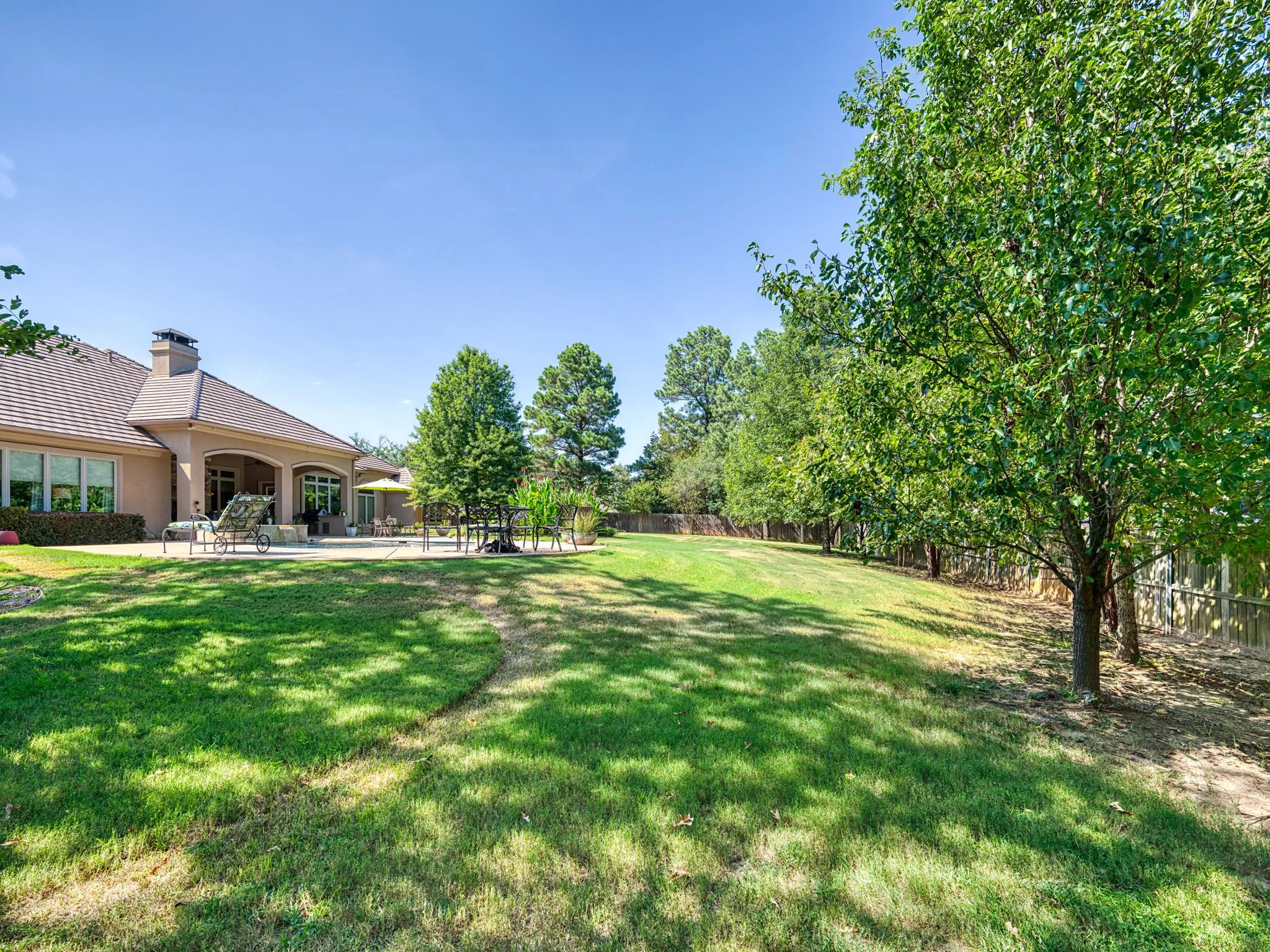 Single Family Residence For Sale in Smith County , 5973 Graemont Boulevard, Tyler, Texas 75703, 4 Bedroom, 4 Bathroom, 3 Garage spaces, 4,521 Sqft, built in 2013, mls#21365380, Real Estate Agent in Tyler, Homes For Sale in Smith county, Homes For Sale in Tyler, Realtor in Tyler Texas, Real Estate Brokerage Independent Realty Texas, Luminita Cordes Realtor
