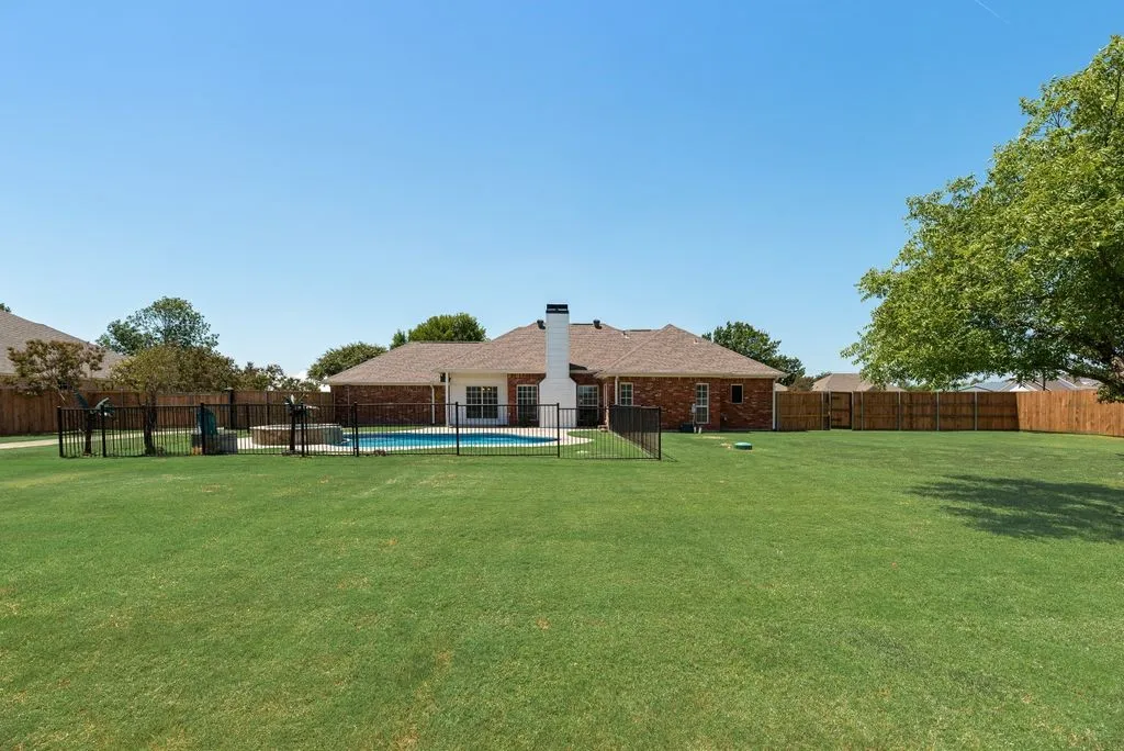 Single Family Residence For Sale in Kaufman County , 12205 Golden Meadow Lane, Forney, Texas 75126, 3 Bedroom, 2 Bathroom, 2 Garage spaces, 1,879 Sqft, built in 1996, mls#21365906, Real Estate Agent in Forney, Homes For Sale in Kaufman county, Homes For Sale in Forney, Realtor in Forney Texas, Real Estate Brokerage Independent Realty Texas, Luminita Cordes Realtor