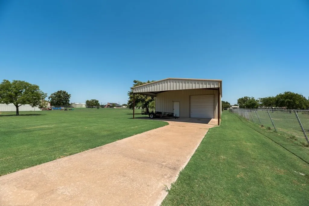 Single Family Residence For Sale in Kaufman County , 12205 Golden Meadow Lane, Forney, Texas 75126, 3 Bedroom, 2 Bathroom, 2 Garage spaces, 1,879 Sqft, built in 1996, mls#21365906, Real Estate Agent in Forney, Homes For Sale in Kaufman county, Homes For Sale in Forney, Realtor in Forney Texas, Real Estate Brokerage Independent Realty Texas, Luminita Cordes Realtor
