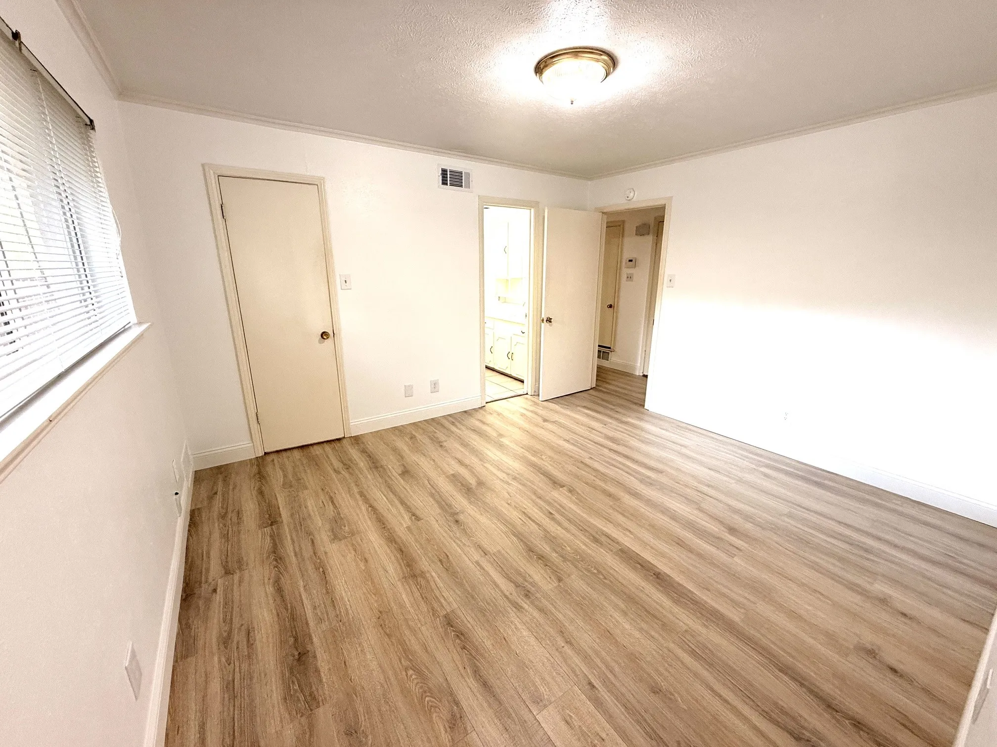 Duplex For Rent in Dallas County , 9139 Villa Park Circle, Dallas, Texas 75225, 3 Bedroom, 2 Bathroom, 2 Garage spaces, 1,688 Sqft, built in 1966, mls#21360823, Real Estate Agent in Dallas, Homes For Rent in Dallas county, Homes For Rent in Dallas, Realtor in Dallas Texas, Real Estate Brokerage Independent Realty Texas, Luminita Cordes Realtor