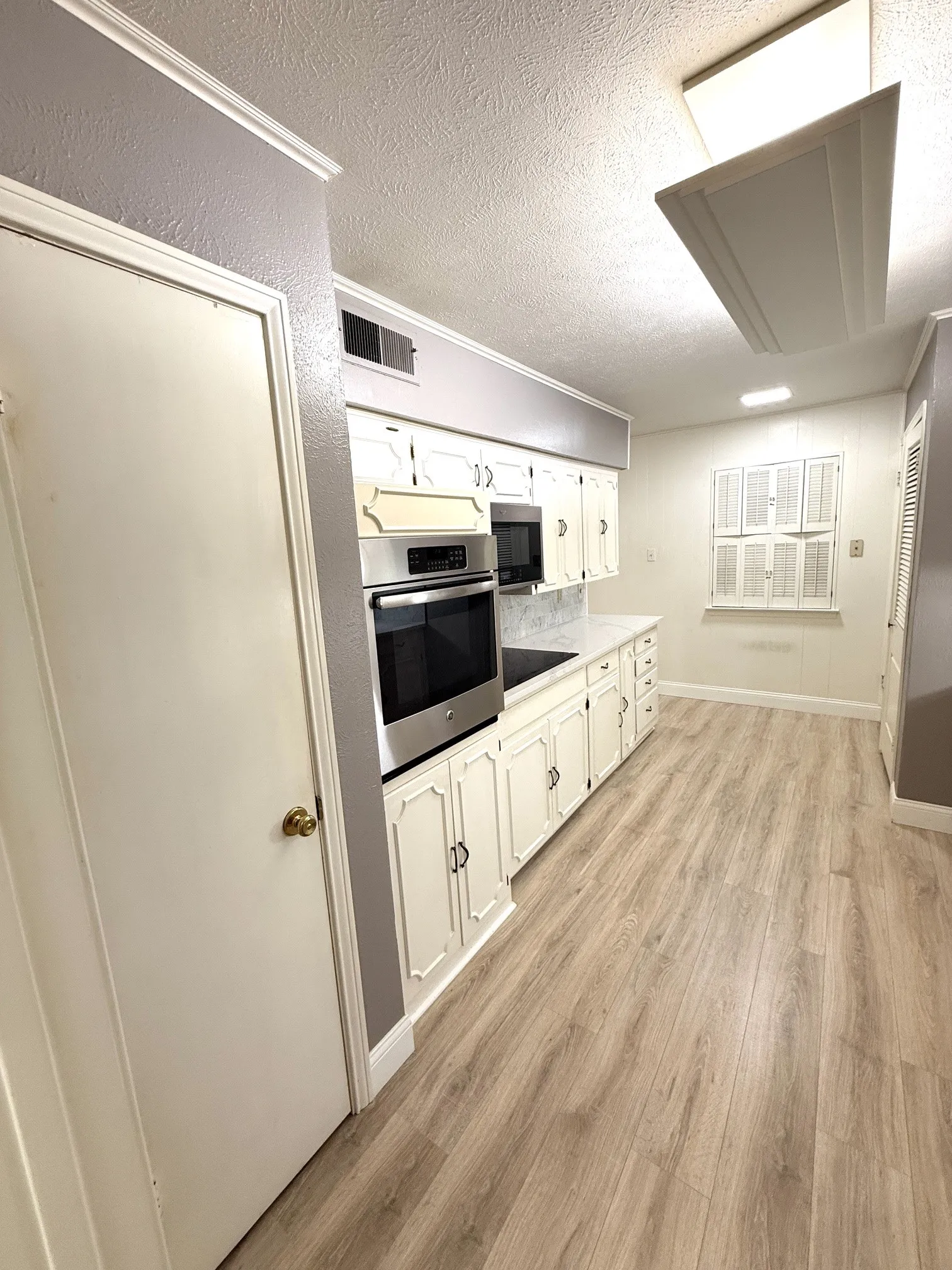 Duplex For Rent in Dallas County , 9139 Villa Park Circle, Dallas, Texas 75225, 3 Bedroom, 2 Bathroom, 2 Garage spaces, 1,688 Sqft, built in 1966, mls#21360823, Real Estate Agent in Dallas, Homes For Rent in Dallas county, Homes For Rent in Dallas, Realtor in Dallas Texas, Real Estate Brokerage Independent Realty Texas, Luminita Cordes Realtor
