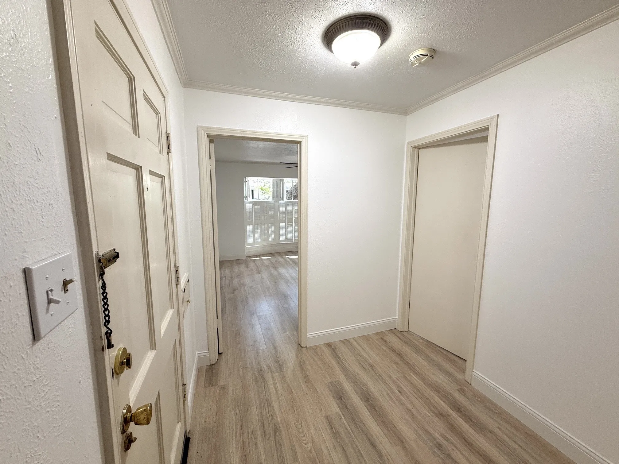 Duplex For Rent in Dallas County , 9139 Villa Park Circle, Dallas, Texas 75225, 3 Bedroom, 2 Bathroom, 2 Garage spaces, 1,688 Sqft, built in 1966, mls#21360823, Real Estate Agent in Dallas, Homes For Rent in Dallas county, Homes For Rent in Dallas, Realtor in Dallas Texas, Real Estate Brokerage Independent Realty Texas, Luminita Cordes Realtor
