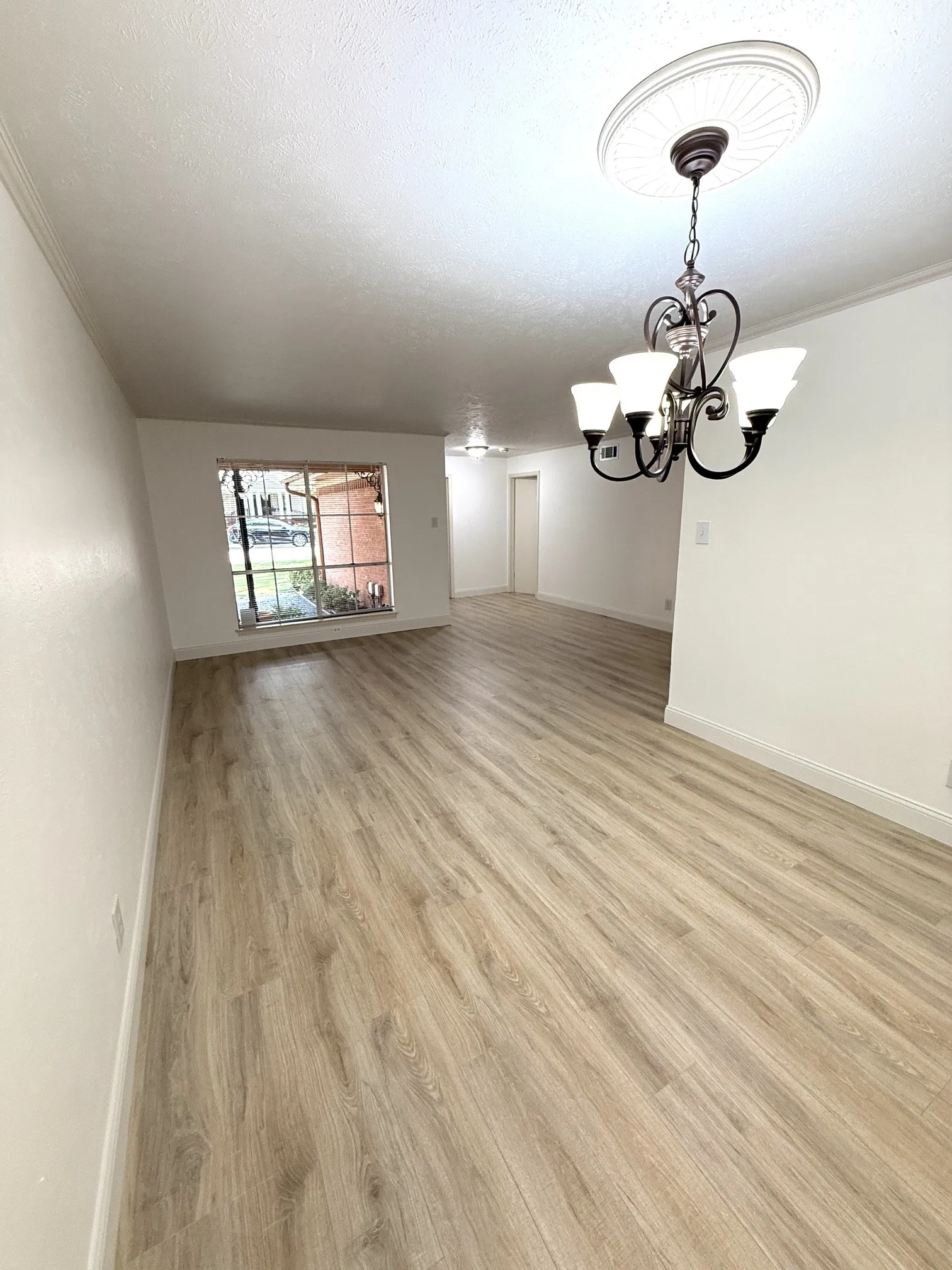 Duplex For Rent in Dallas County , 9139 Villa Park Circle, Dallas, Texas 75225, 3 Bedroom, 2 Bathroom, 2 Garage spaces, 1,688 Sqft, built in 1966, mls#21360823, Real Estate Agent in Dallas, Homes For Rent in Dallas county, Homes For Rent in Dallas, Realtor in Dallas Texas, Real Estate Brokerage Independent Realty Texas, Luminita Cordes Realtor