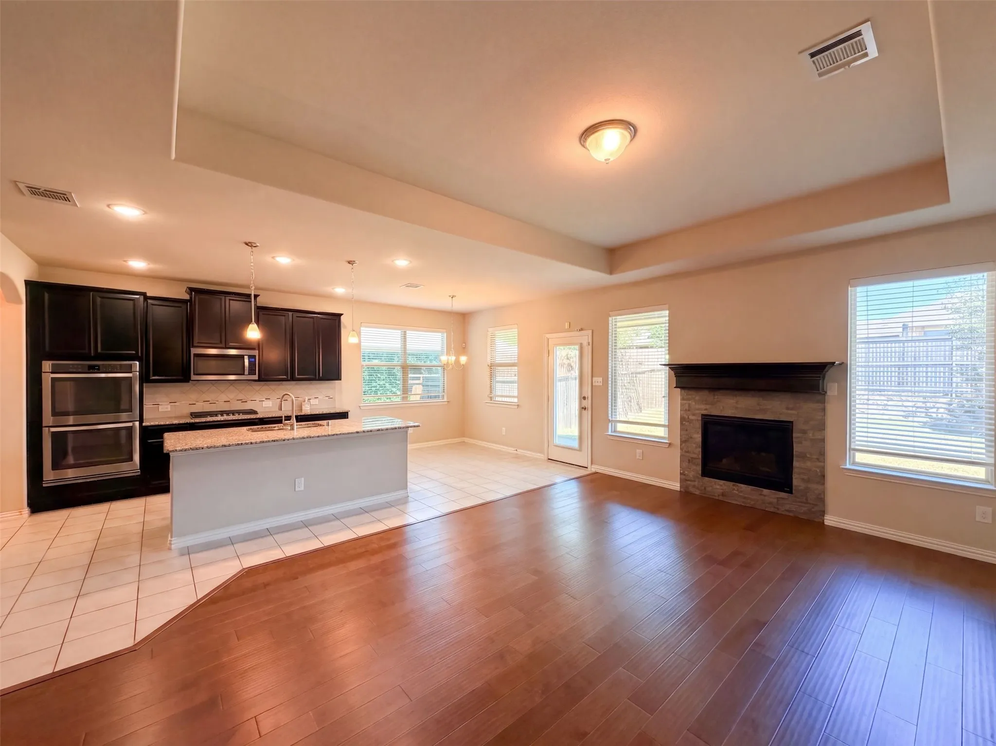 Single Family Residence For Sale in Kaufman County , 2054 Avondown Road, Forney, Texas 75126, 3 Bedroom, 3 Bathroom, 2 Garage spaces, 2,730 Sqft, built in 2018, mls#21366025, Real Estate Agent in Forney, Homes For Sale in Kaufman county, Homes For Sale in Forney, Realtor in Forney Texas, Real Estate Brokerage Independent Realty Texas, Luminita Cordes Realtor