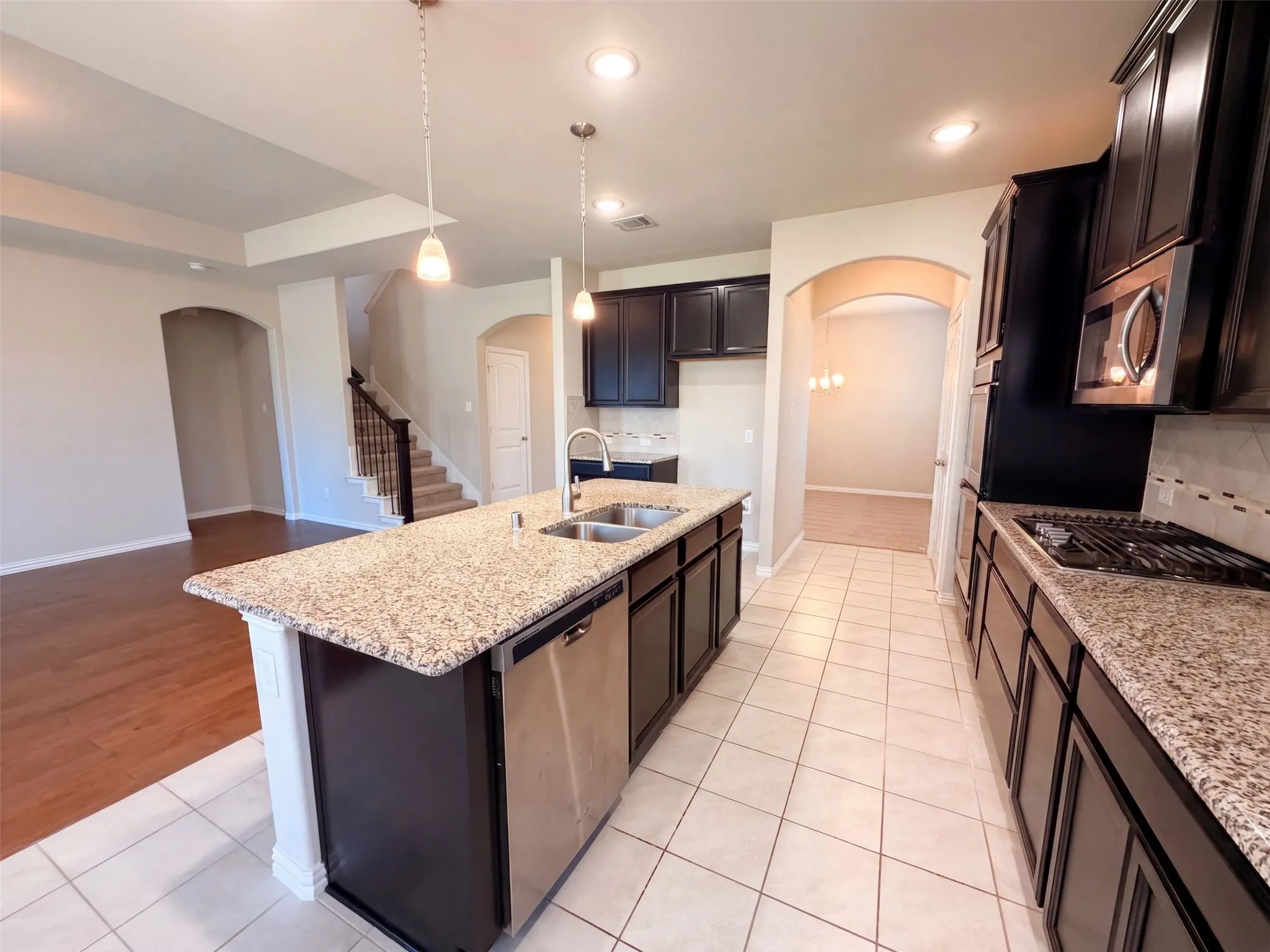 Single Family Residence For Sale in Kaufman County , 2054 Avondown Road, Forney, Texas 75126, 3 Bedroom, 3 Bathroom, 2 Garage spaces, 2,730 Sqft, built in 2018, mls#21366025, Real Estate Agent in Forney, Homes For Sale in Kaufman county, Homes For Sale in Forney, Realtor in Forney Texas, Real Estate Brokerage Independent Realty Texas, Luminita Cordes Realtor