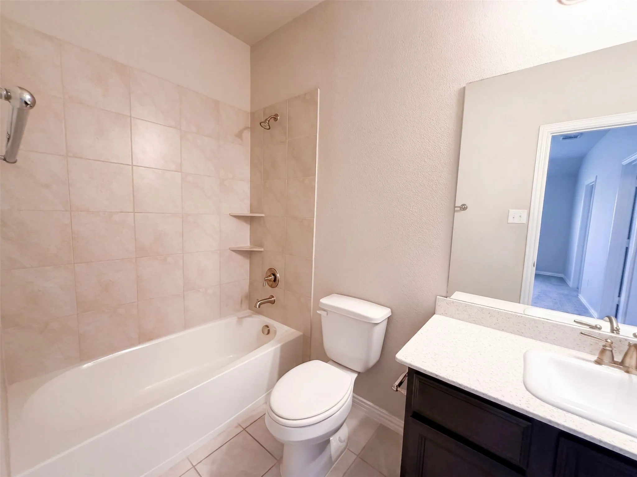 Single Family Residence For Sale in Kaufman County , 2054 Avondown Road, Forney, Texas 75126, 3 Bedroom, 3 Bathroom, 2 Garage spaces, 2,730 Sqft, built in 2018, mls#21366025, Real Estate Agent in Forney, Homes For Sale in Kaufman county, Homes For Sale in Forney, Realtor in Forney Texas, Real Estate Brokerage Independent Realty Texas, Luminita Cordes Realtor