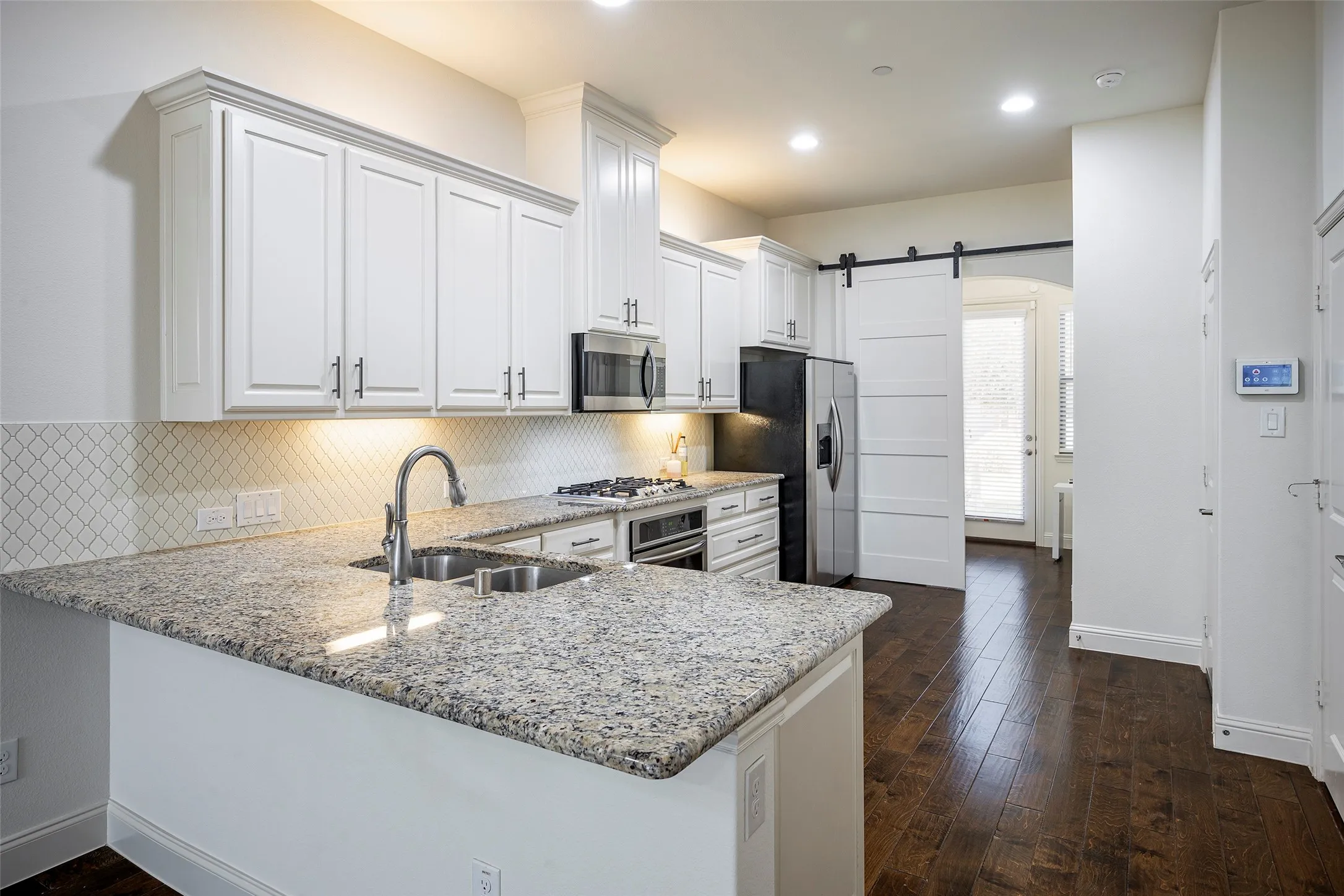 Single Family Residence For Rent in Collin County , 7104 Chief Spotted Tail Drive, Mc Kinney, Texas 75070, 3 Bedroom, 3 Bathroom, 2 Garage spaces, 2,101 Sqft, built in 2018, mls#21365865, Real Estate Agent in Mc Kinney, Homes For Rent in Collin county, Homes For Rent in Mc Kinney, Realtor in Mc Kinney Texas, Real Estate Brokerage Independent Realty Texas, Luminita Cordes Realtor