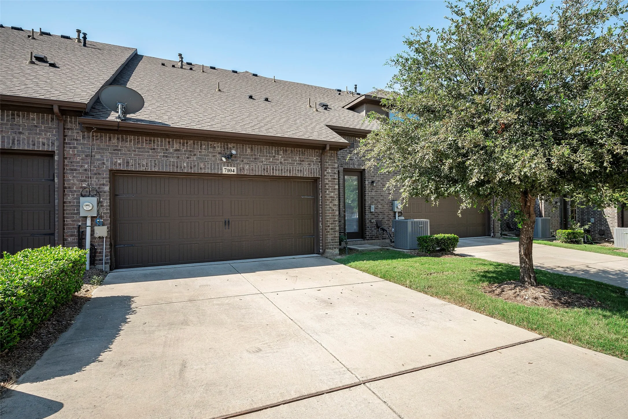 Single Family Residence For Rent in Collin County , 7104 Chief Spotted Tail Drive, Mc Kinney, Texas 75070, 3 Bedroom, 3 Bathroom, 2 Garage spaces, 2,101 Sqft, built in 2018, mls#21365865, Real Estate Agent in Mc Kinney, Homes For Rent in Collin county, Homes For Rent in Mc Kinney, Realtor in Mc Kinney Texas, Real Estate Brokerage Independent Realty Texas, Luminita Cordes Realtor