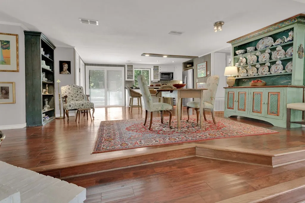 Single Family Residence For Sale in Smith County , 1332 Hideaway Lane West, Hideaway, Texas 75771, 2 Bedroom, 2 Bathroom, Garage spaces, 1,432 Sqft, built in 1976, mls#21366029, Real Estate Agent in Hideaway, Homes For Sale in Smith county, Homes For Sale in Hideaway, Realtor in Hideaway Texas, Real Estate Brokerage Independent Realty Texas, Luminita Cordes Realtor