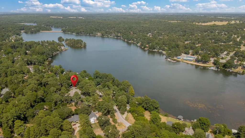 Single Family Residence For Sale in Smith County , 1332 Hideaway Lane West, Hideaway, Texas 75771, 2 Bedroom, 2 Bathroom, Garage spaces, 1,432 Sqft, built in 1976, mls#21366029, Real Estate Agent in Hideaway, Homes For Sale in Smith county, Homes For Sale in Hideaway, Realtor in Hideaway Texas, Real Estate Brokerage Independent Realty Texas, Luminita Cordes Realtor