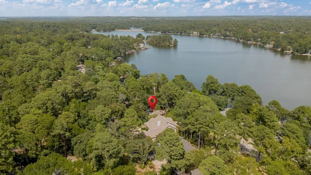 Single Family Residence For Sale in Smith County , 1332 Hideaway Lane West, Hideaway, Texas 75771, 2 Bedroom, 2 Bathroom, Garage spaces, 1,432 Sqft, built in 1976, mls#21366029, Real Estate Agent in Hideaway, Homes For Sale in Smith county, Homes For Sale in Hideaway, Realtor in Hideaway Texas, Real Estate Brokerage Independent Realty Texas, Luminita Cordes Realtor