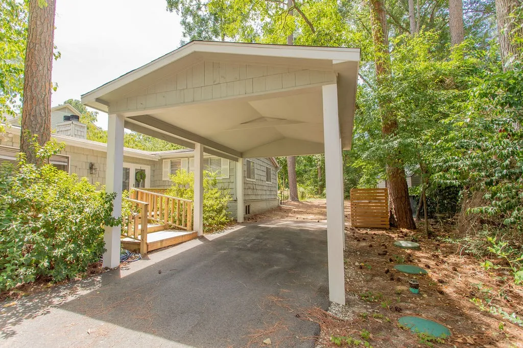 Single Family Residence For Sale in Smith County , 1332 Hideaway Lane West, Hideaway, Texas 75771, 2 Bedroom, 2 Bathroom, Garage spaces, 1,432 Sqft, built in 1976, mls#21366029, Real Estate Agent in Hideaway, Homes For Sale in Smith county, Homes For Sale in Hideaway, Realtor in Hideaway Texas, Real Estate Brokerage Independent Realty Texas, Luminita Cordes Realtor