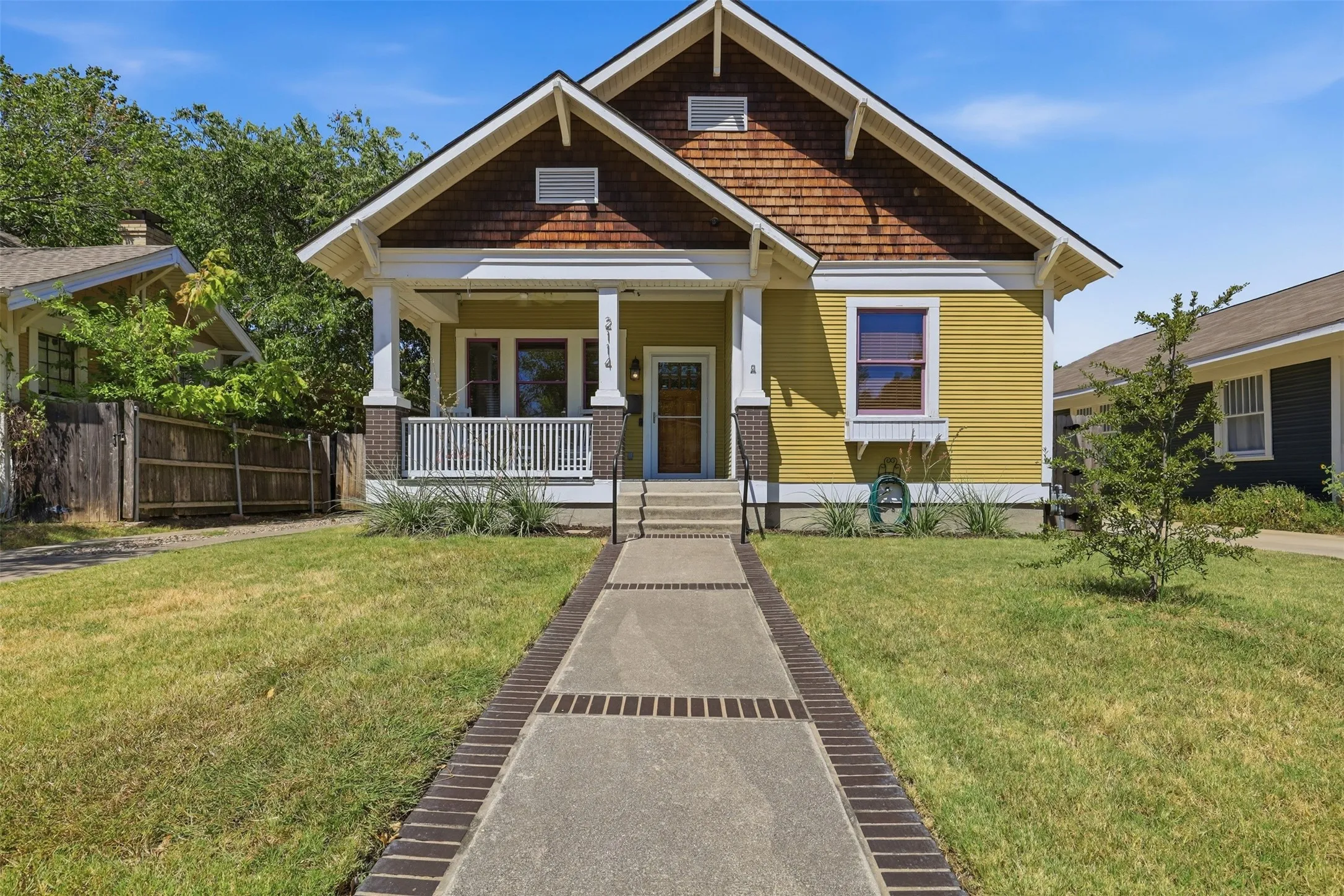 Single Family Residence For Sale in Tarrant County , 2114 Hurley Avenue, Fort Worth, Texas 76110, 3 Bedroom, 2 Bathroom, 1 Garage spaces, 1,776 Sqft, built in 2011, mls#21366033, Real Estate Agent in Fort Worth, Homes For Sale in Tarrant county, Homes For Sale in Fort Worth, Realtor in Fort Worth Texas, Real Estate Brokerage Independent Realty Texas, Luminita Cordes Realtor