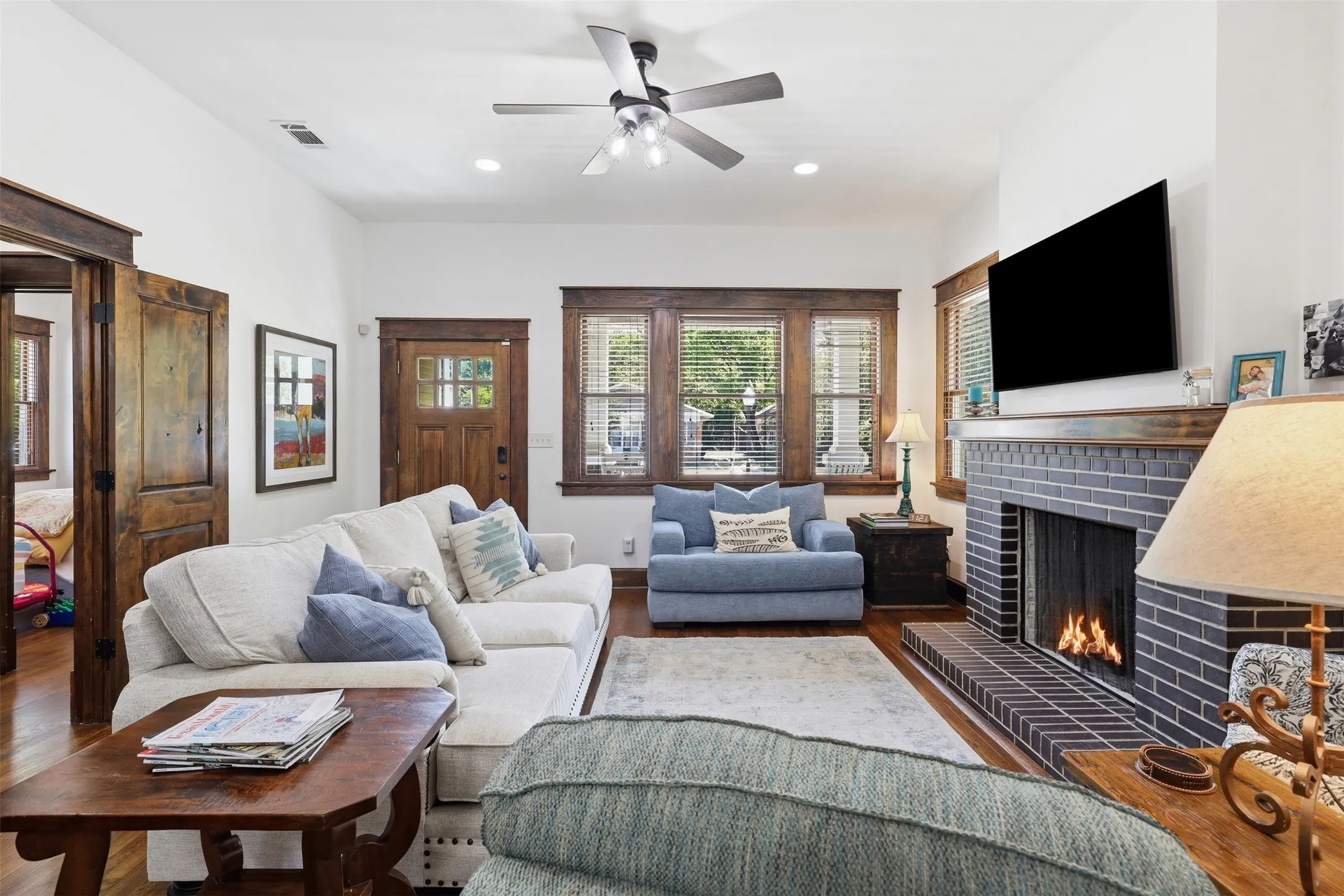Single Family Residence For Sale in Tarrant County , 2114 Hurley Avenue, Fort Worth, Texas 76110, 3 Bedroom, 2 Bathroom, 1 Garage spaces, 1,776 Sqft, built in 2011, mls#21366033, Real Estate Agent in Fort Worth, Homes For Sale in Tarrant county, Homes For Sale in Fort Worth, Realtor in Fort Worth Texas, Real Estate Brokerage Independent Realty Texas, Luminita Cordes Realtor