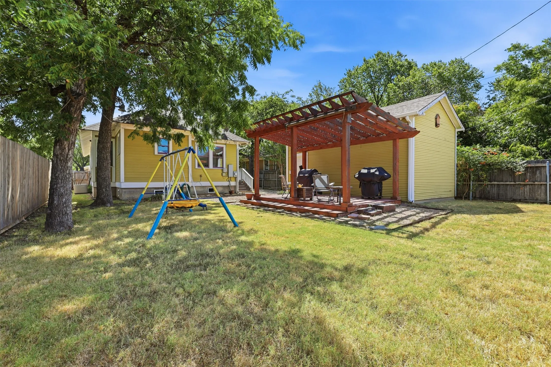 Single Family Residence For Sale in Tarrant County , 2114 Hurley Avenue, Fort Worth, Texas 76110, 3 Bedroom, 2 Bathroom, 1 Garage spaces, 1,776 Sqft, built in 2011, mls#21366033, Real Estate Agent in Fort Worth, Homes For Sale in Tarrant county, Homes For Sale in Fort Worth, Realtor in Fort Worth Texas, Real Estate Brokerage Independent Realty Texas, Luminita Cordes Realtor