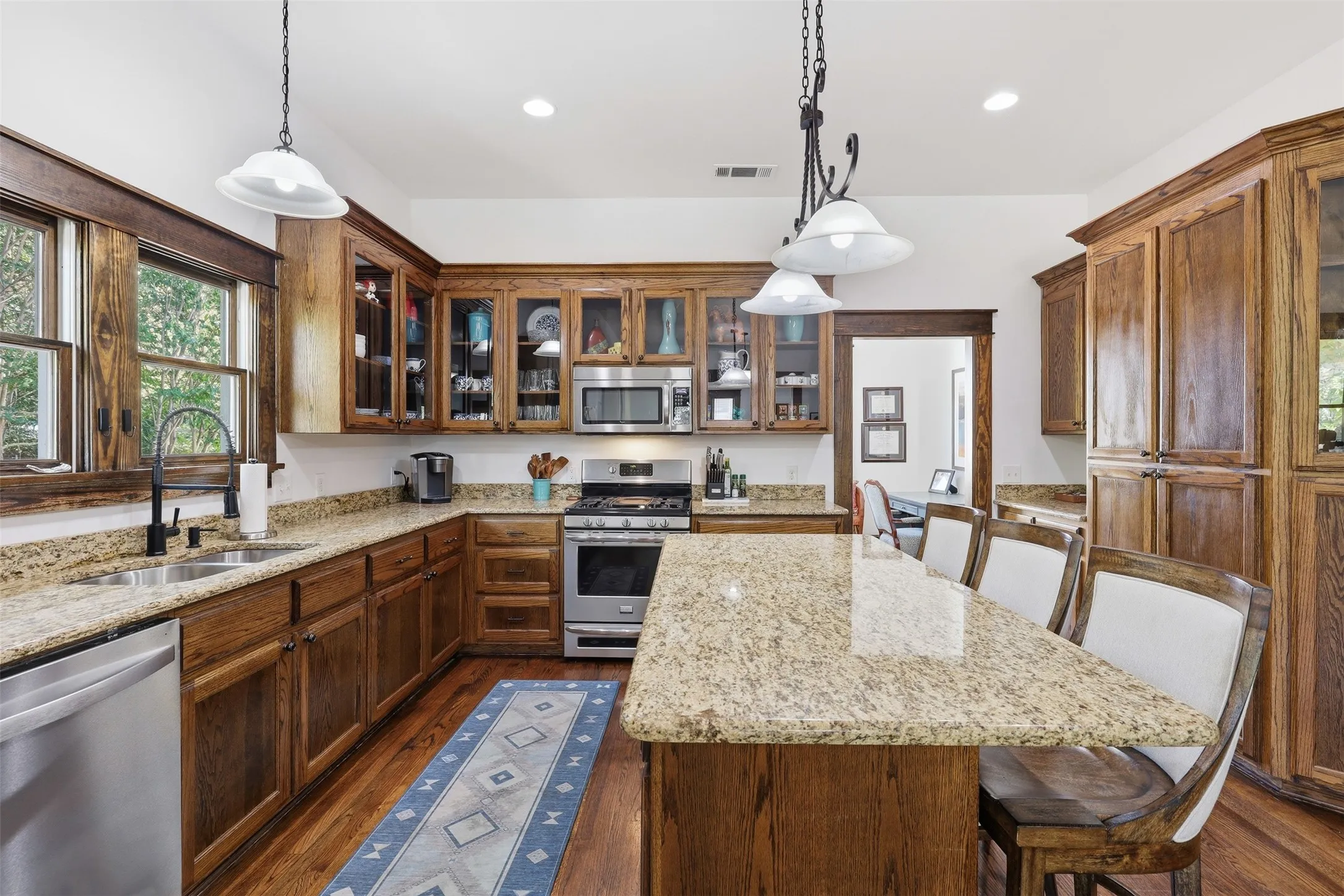 Single Family Residence For Sale in Tarrant County , 2114 Hurley Avenue, Fort Worth, Texas 76110, 3 Bedroom, 2 Bathroom, 1 Garage spaces, 1,776 Sqft, built in 2011, mls#21366033, Real Estate Agent in Fort Worth, Homes For Sale in Tarrant county, Homes For Sale in Fort Worth, Realtor in Fort Worth Texas, Real Estate Brokerage Independent Realty Texas, Luminita Cordes Realtor