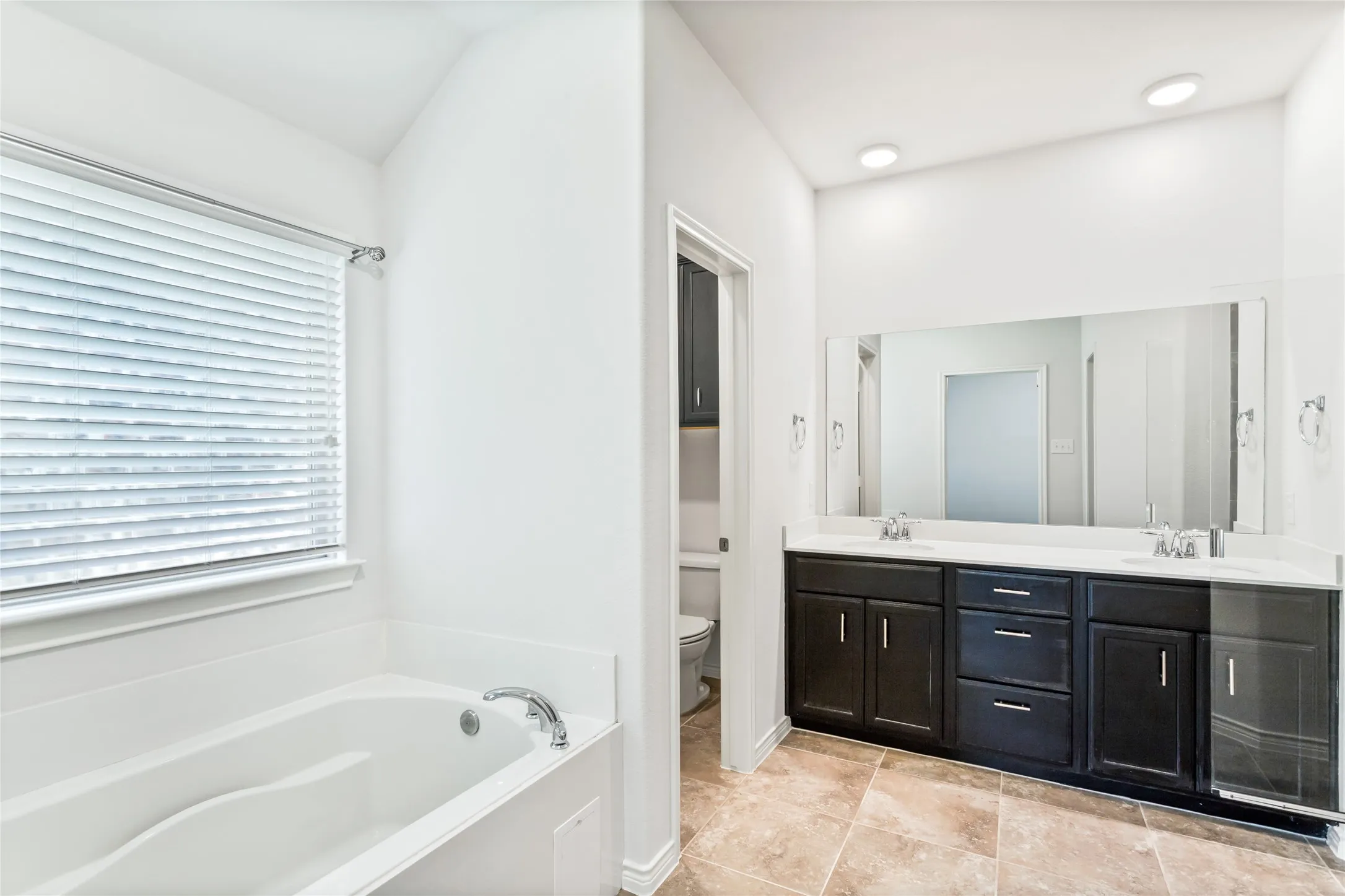 Single Family Residence For Rent in Collin County , 10120 Houston Way, Mc Kinney, Texas 75071, 3 Bedroom, 2 Bathroom, 2 Garage spaces, 1,418 Sqft, built in 2018, mls#21366018, Real Estate Agent in Mc Kinney, Homes For Rent in Collin county, Homes For Rent in Mc Kinney, Realtor in Mc Kinney Texas, Real Estate Brokerage Independent Realty Texas, Luminita Cordes Realtor