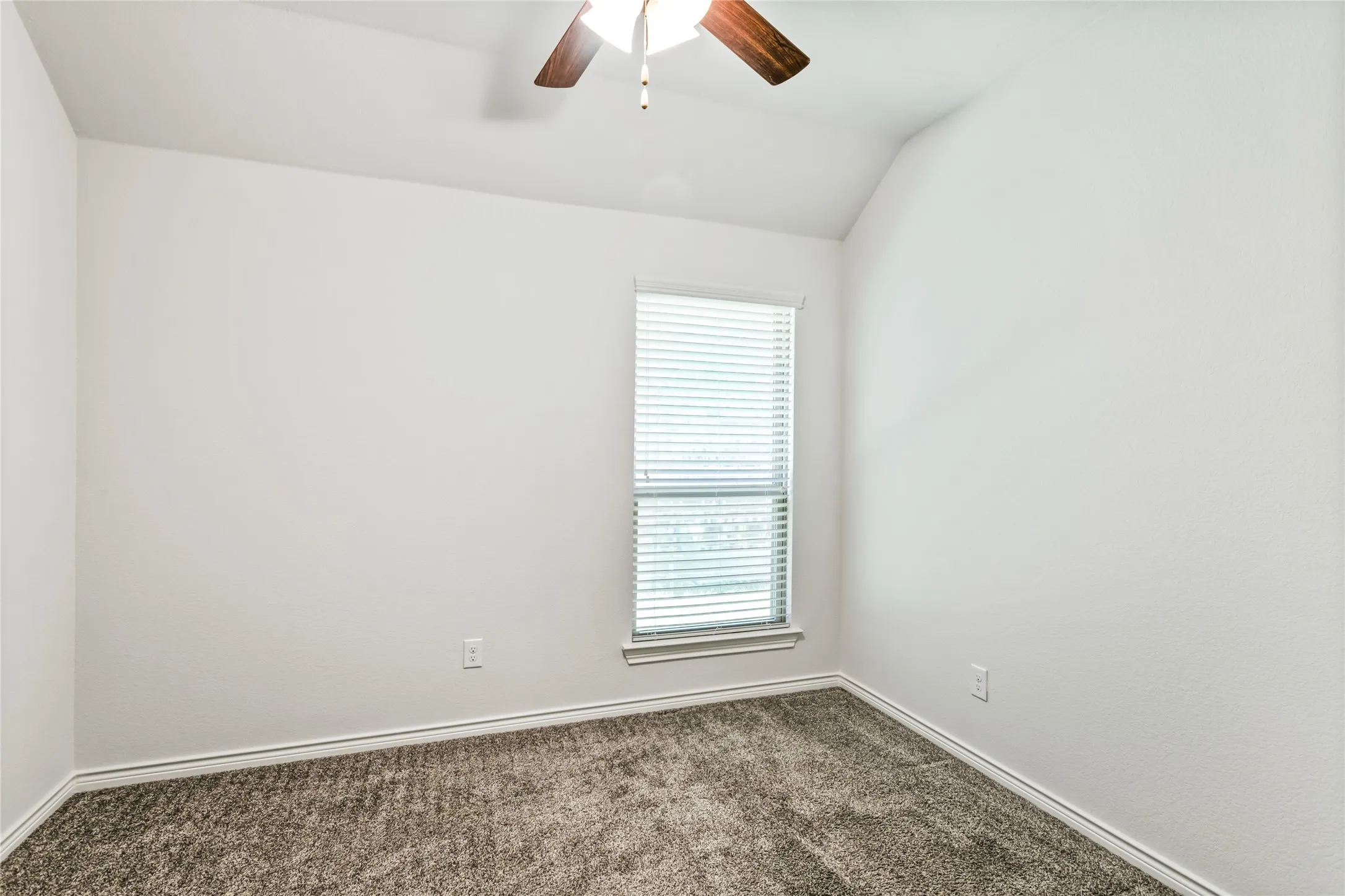 Single Family Residence For Rent in Collin County , 10120 Houston Way, Mc Kinney, Texas 75071, 3 Bedroom, 2 Bathroom, 2 Garage spaces, 1,418 Sqft, built in 2018, mls#21366018, Real Estate Agent in Mc Kinney, Homes For Rent in Collin county, Homes For Rent in Mc Kinney, Realtor in Mc Kinney Texas, Real Estate Brokerage Independent Realty Texas, Luminita Cordes Realtor