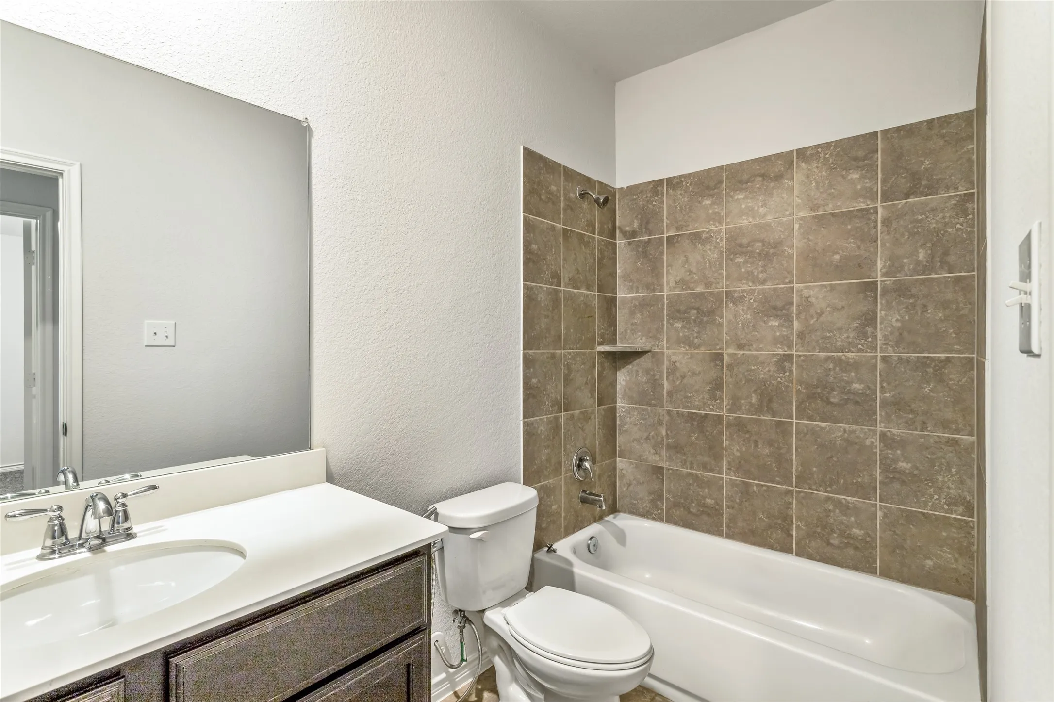 Single Family Residence For Rent in Collin County , 10120 Houston Way, Mc Kinney, Texas 75071, 3 Bedroom, 2 Bathroom, 2 Garage spaces, 1,418 Sqft, built in 2018, mls#21366018, Real Estate Agent in Mc Kinney, Homes For Rent in Collin county, Homes For Rent in Mc Kinney, Realtor in Mc Kinney Texas, Real Estate Brokerage Independent Realty Texas, Luminita Cordes Realtor