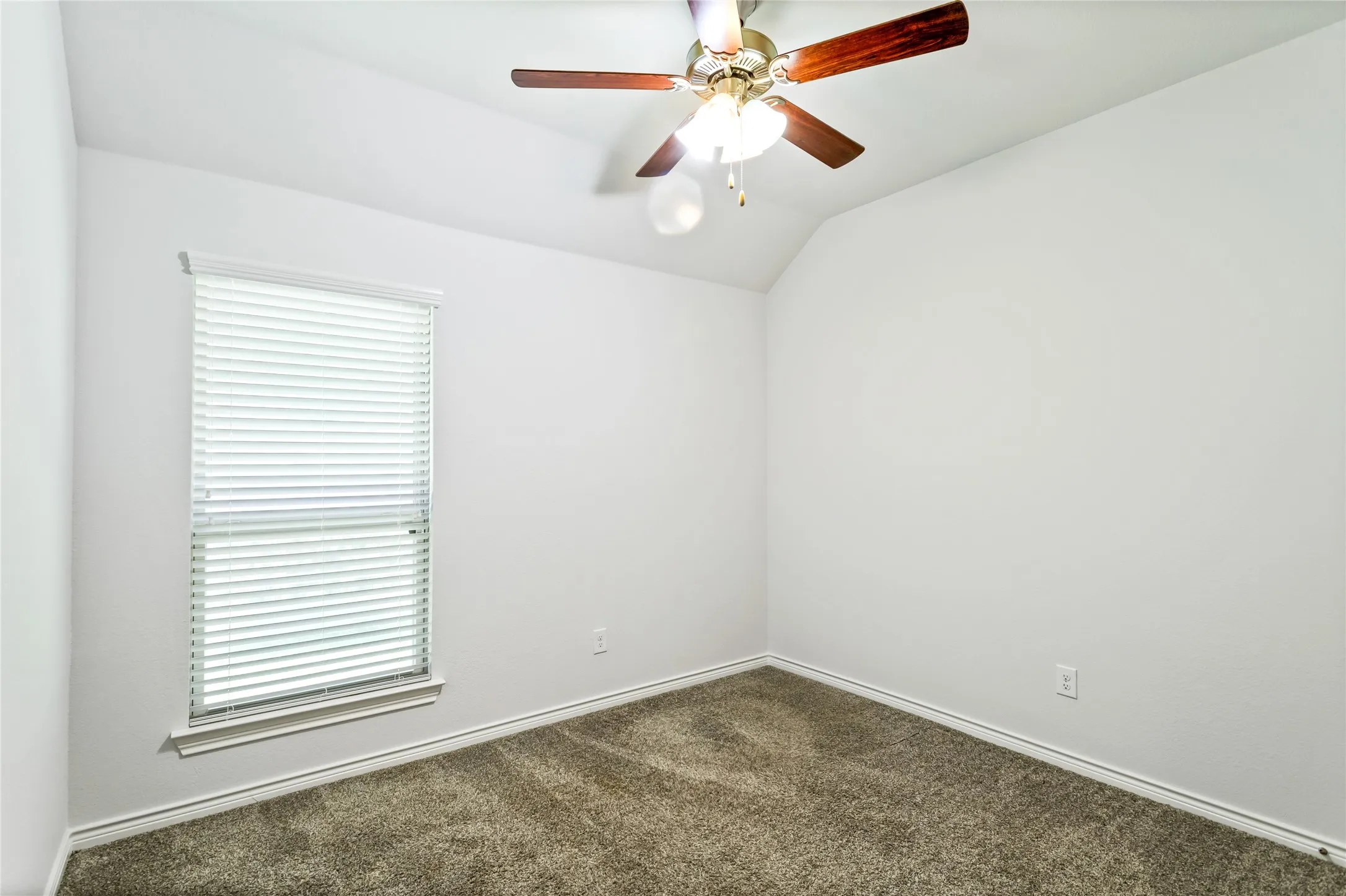 Single Family Residence For Rent in Collin County , 10120 Houston Way, Mc Kinney, Texas 75071, 3 Bedroom, 2 Bathroom, 2 Garage spaces, 1,418 Sqft, built in 2018, mls#21366018, Real Estate Agent in Mc Kinney, Homes For Rent in Collin county, Homes For Rent in Mc Kinney, Realtor in Mc Kinney Texas, Real Estate Brokerage Independent Realty Texas, Luminita Cordes Realtor