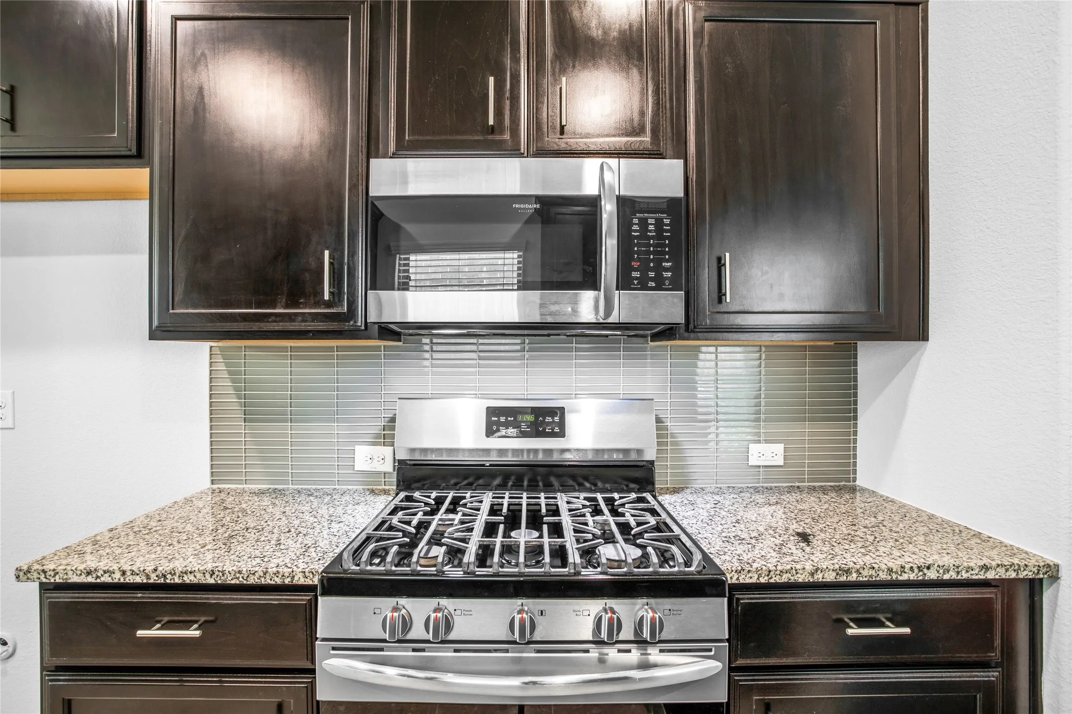 Single Family Residence For Rent in Collin County , 10120 Houston Way, Mc Kinney, Texas 75071, 3 Bedroom, 2 Bathroom, 2 Garage spaces, 1,418 Sqft, built in 2018, mls#21366018, Real Estate Agent in Mc Kinney, Homes For Rent in Collin county, Homes For Rent in Mc Kinney, Realtor in Mc Kinney Texas, Real Estate Brokerage Independent Realty Texas, Luminita Cordes Realtor