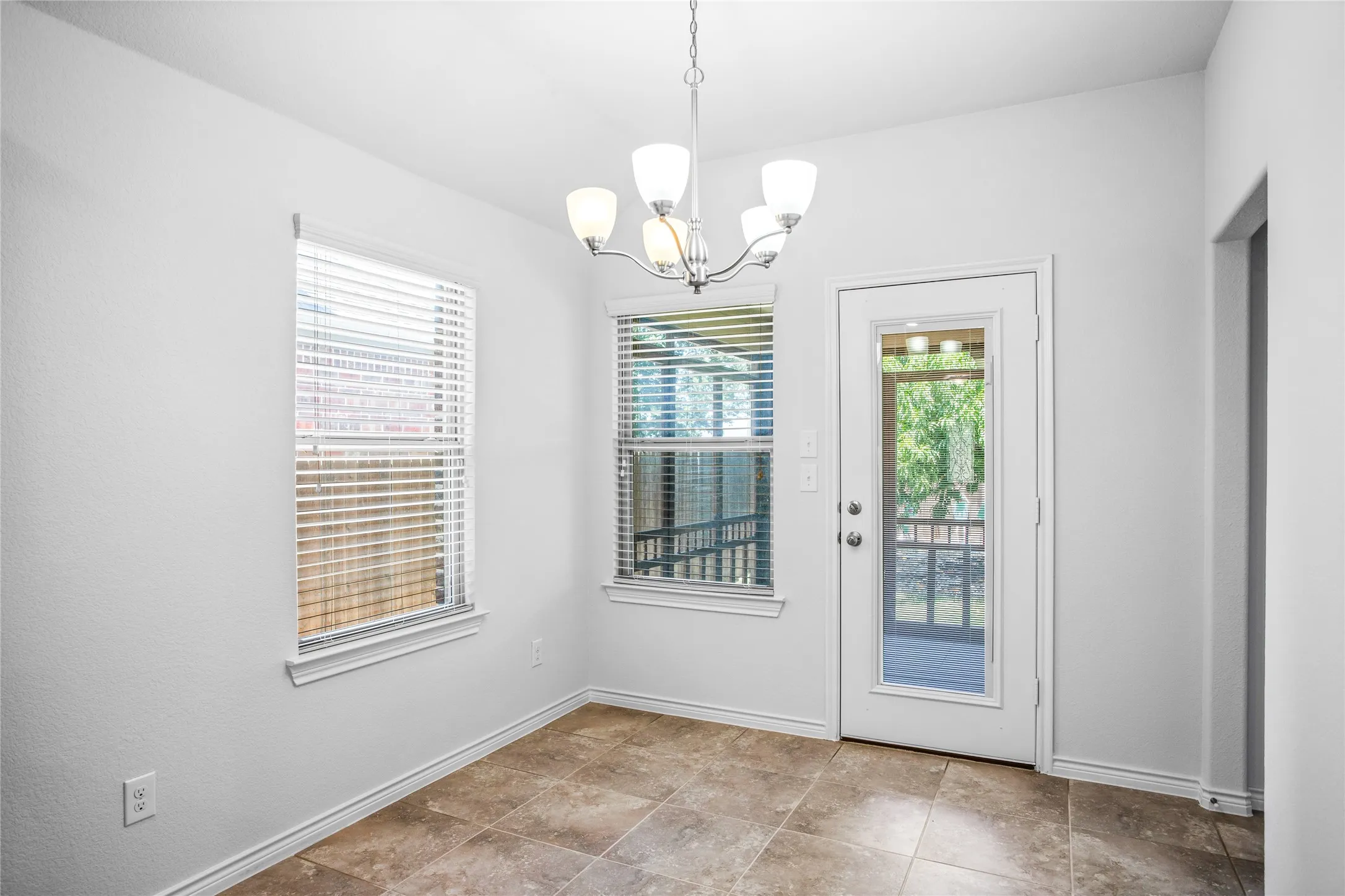 Single Family Residence For Rent in Collin County , 10120 Houston Way, Mc Kinney, Texas 75071, 3 Bedroom, 2 Bathroom, 2 Garage spaces, 1,418 Sqft, built in 2018, mls#21366018, Real Estate Agent in Mc Kinney, Homes For Rent in Collin county, Homes For Rent in Mc Kinney, Realtor in Mc Kinney Texas, Real Estate Brokerage Independent Realty Texas, Luminita Cordes Realtor