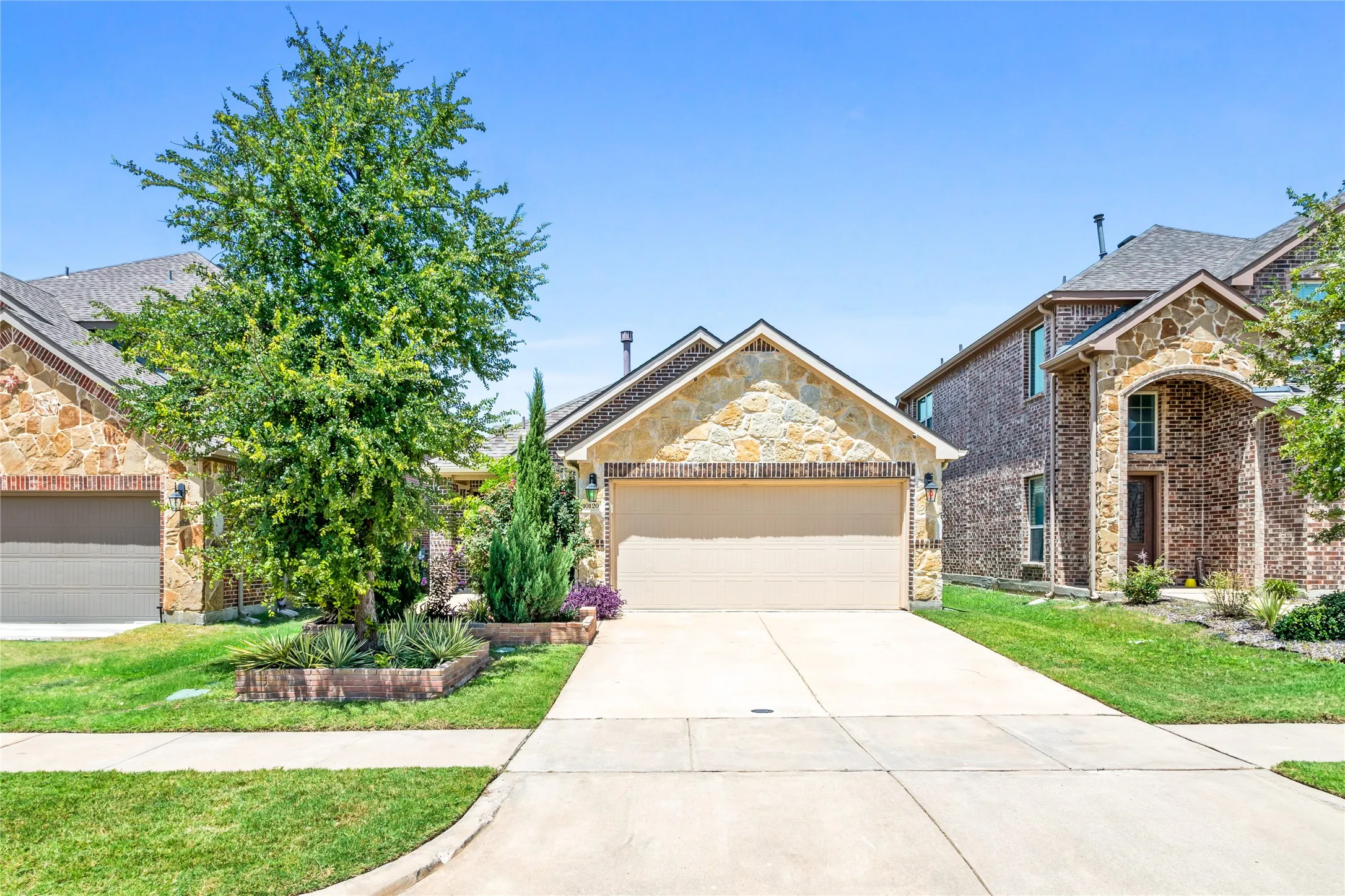 Single Family Residence For Rent in Collin County , 10120 Houston Way, Mc Kinney, Texas 75071, 3 Bedroom, 2 Bathroom, 2 Garage spaces, 1,418 Sqft, built in 2018, mls#21366018, Real Estate Agent in Mc Kinney, Homes For Rent in Collin county, Homes For Rent in Mc Kinney, Realtor in Mc Kinney Texas, Real Estate Brokerage Independent Realty Texas, Luminita Cordes Realtor