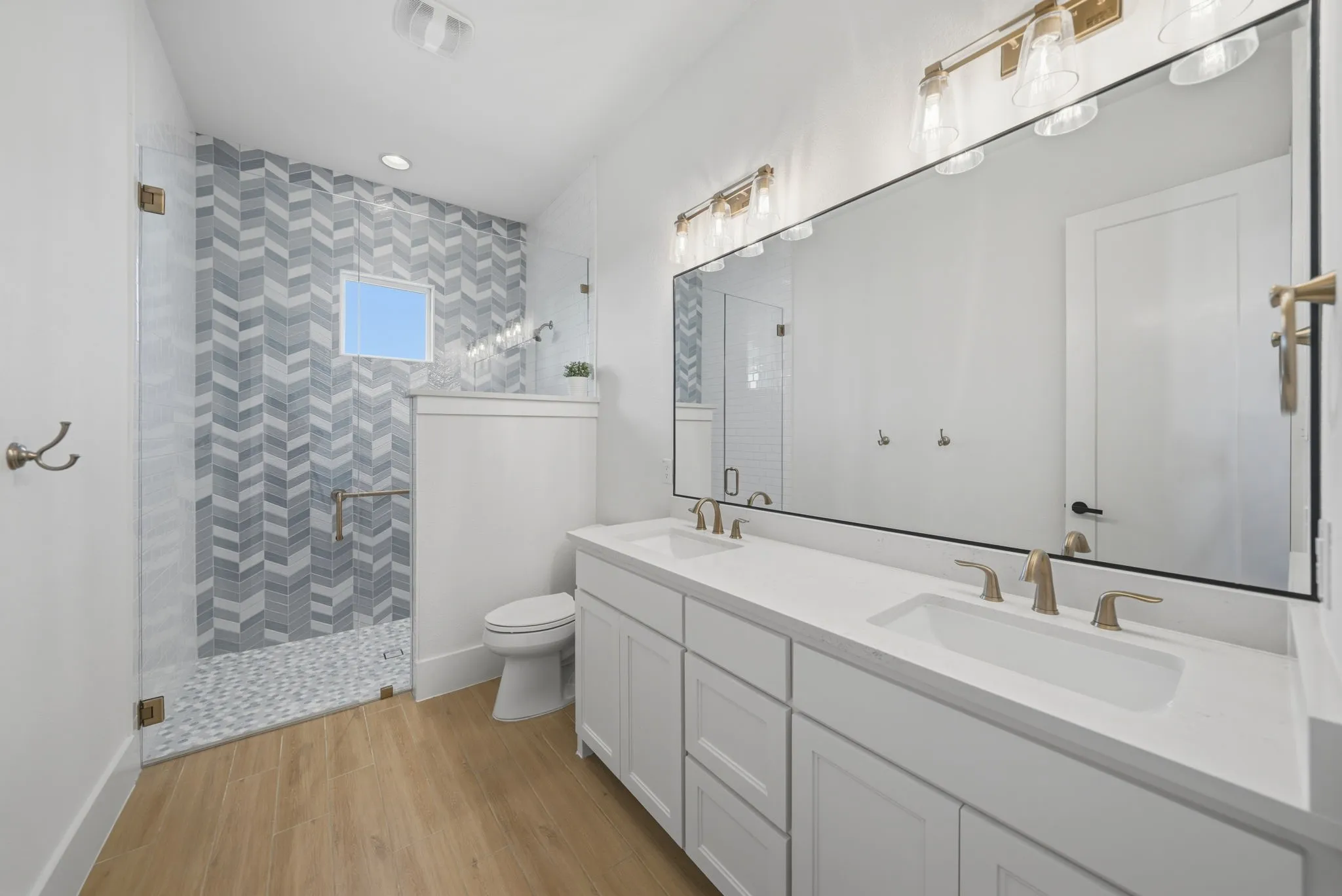Casita - Primary Bath