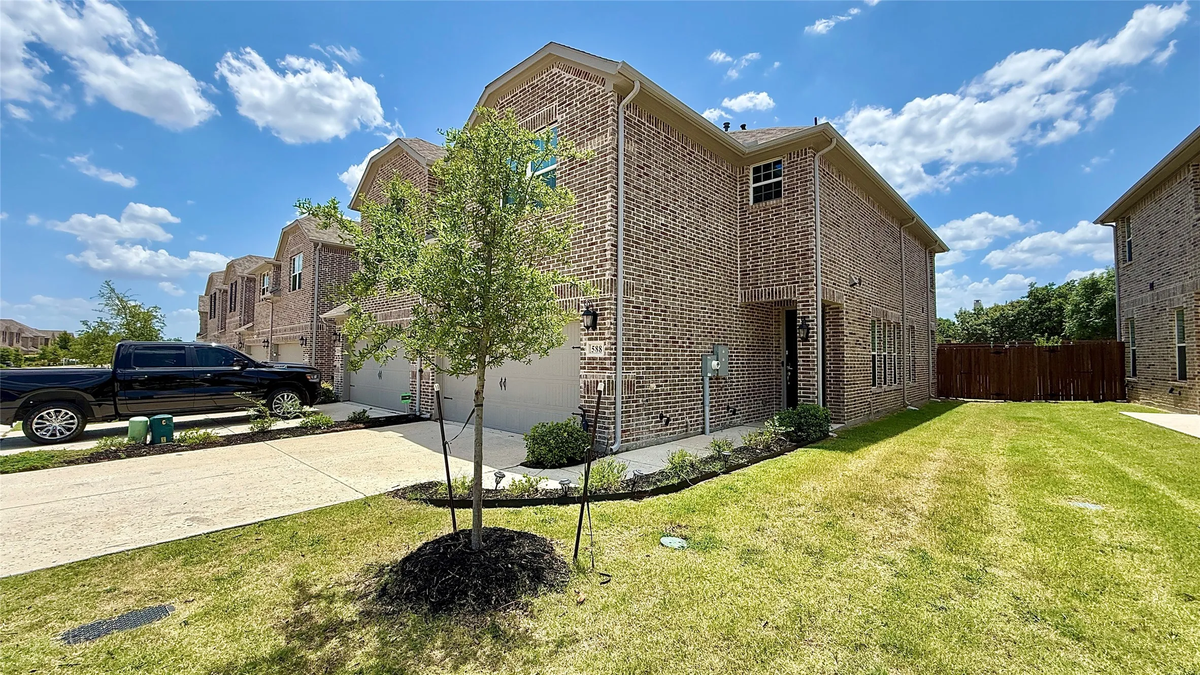 Townhouse For Rent in Denton County , 588 Hutchinson Lane, Lewisville, Texas 75077, 4 Bedroom, 4 Bathroom, 2 Garage spaces, 2,012 Sqft, built in 2022, mls#21366037, Real Estate Agent in Lewisville, Homes For Rent in Denton county, Homes For Rent in Lewisville, Realtor in Lewisville Texas, Real Estate Brokerage Independent Realty Texas, Luminita Cordes Realtor