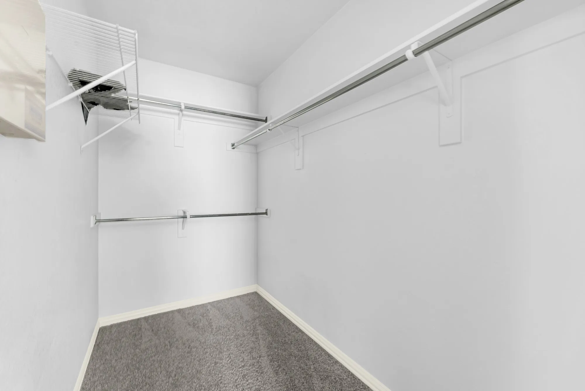 Townhouse For Sale in Tarrant County , 2603 Durango Ridge Drive, Bedford, Texas 76021, 2 Bedroom, 2 Bathroom, 2 Garage spaces, 1,216 Sqft, built in 2005, mls#21366038, Real Estate Agent in Bedford, Homes For Sale in Tarrant county, Homes For Sale in Bedford, Realtor in Bedford Texas, Real Estate Brokerage Independent Realty Texas, Luminita Cordes Realtor
