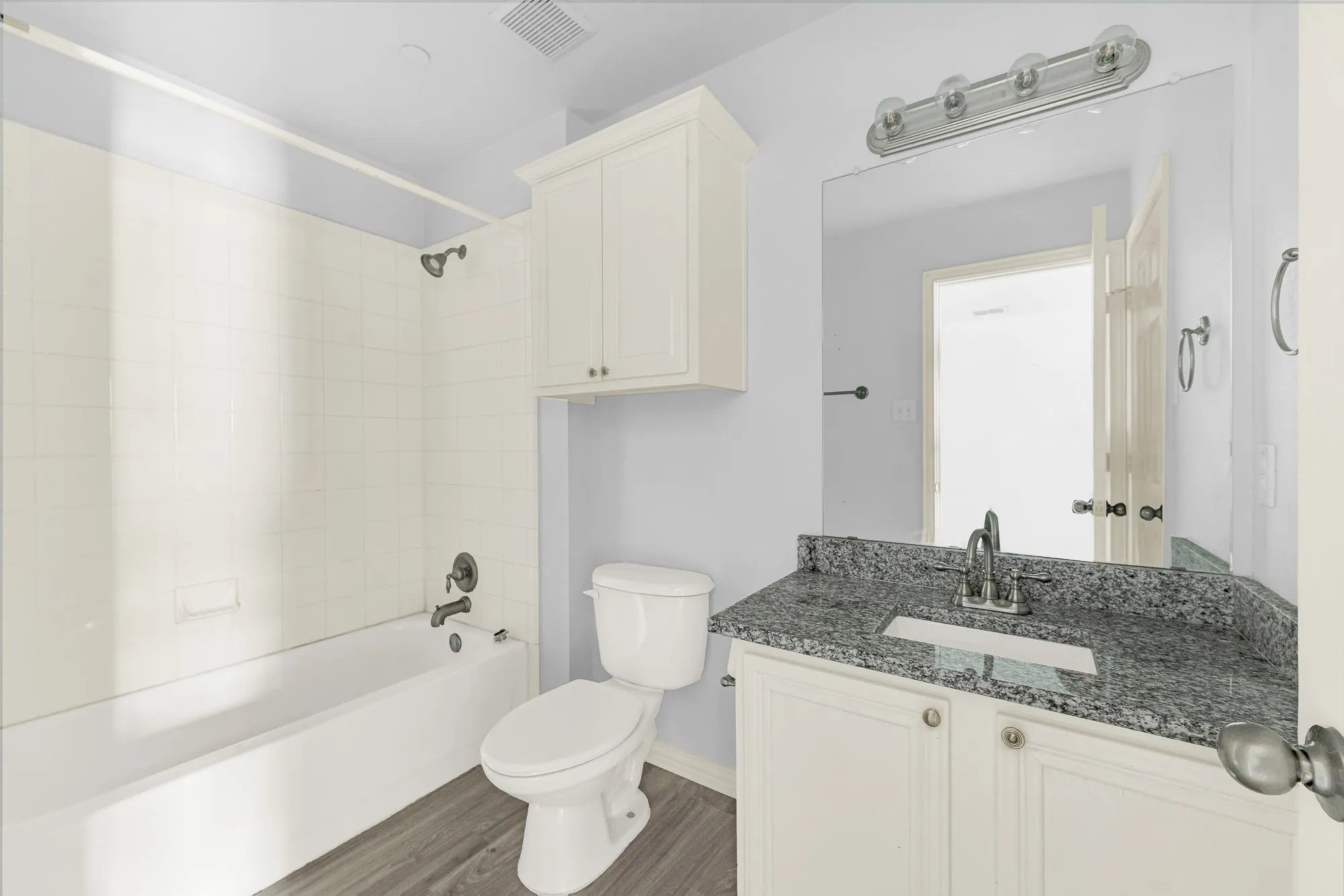 Townhouse For Sale in Tarrant County , 2603 Durango Ridge Drive, Bedford, Texas 76021, 2 Bedroom, 2 Bathroom, 2 Garage spaces, 1,216 Sqft, built in 2005, mls#21366038, Real Estate Agent in Bedford, Homes For Sale in Tarrant county, Homes For Sale in Bedford, Realtor in Bedford Texas, Real Estate Brokerage Independent Realty Texas, Luminita Cordes Realtor
