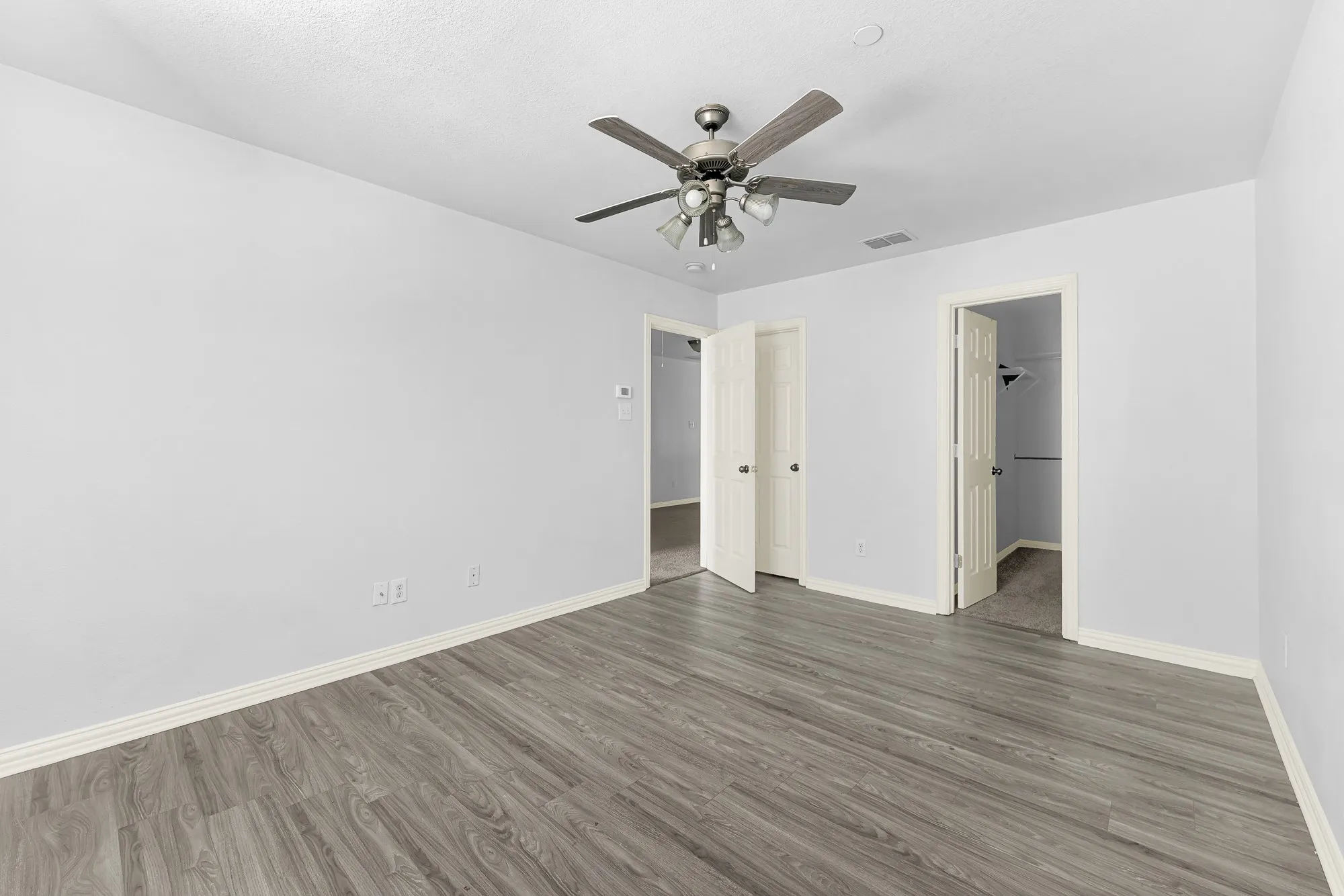 Townhouse For Sale in Tarrant County , 2603 Durango Ridge Drive, Bedford, Texas 76021, 2 Bedroom, 2 Bathroom, 2 Garage spaces, 1,216 Sqft, built in 2005, mls#21366038, Real Estate Agent in Bedford, Homes For Sale in Tarrant county, Homes For Sale in Bedford, Realtor in Bedford Texas, Real Estate Brokerage Independent Realty Texas, Luminita Cordes Realtor
