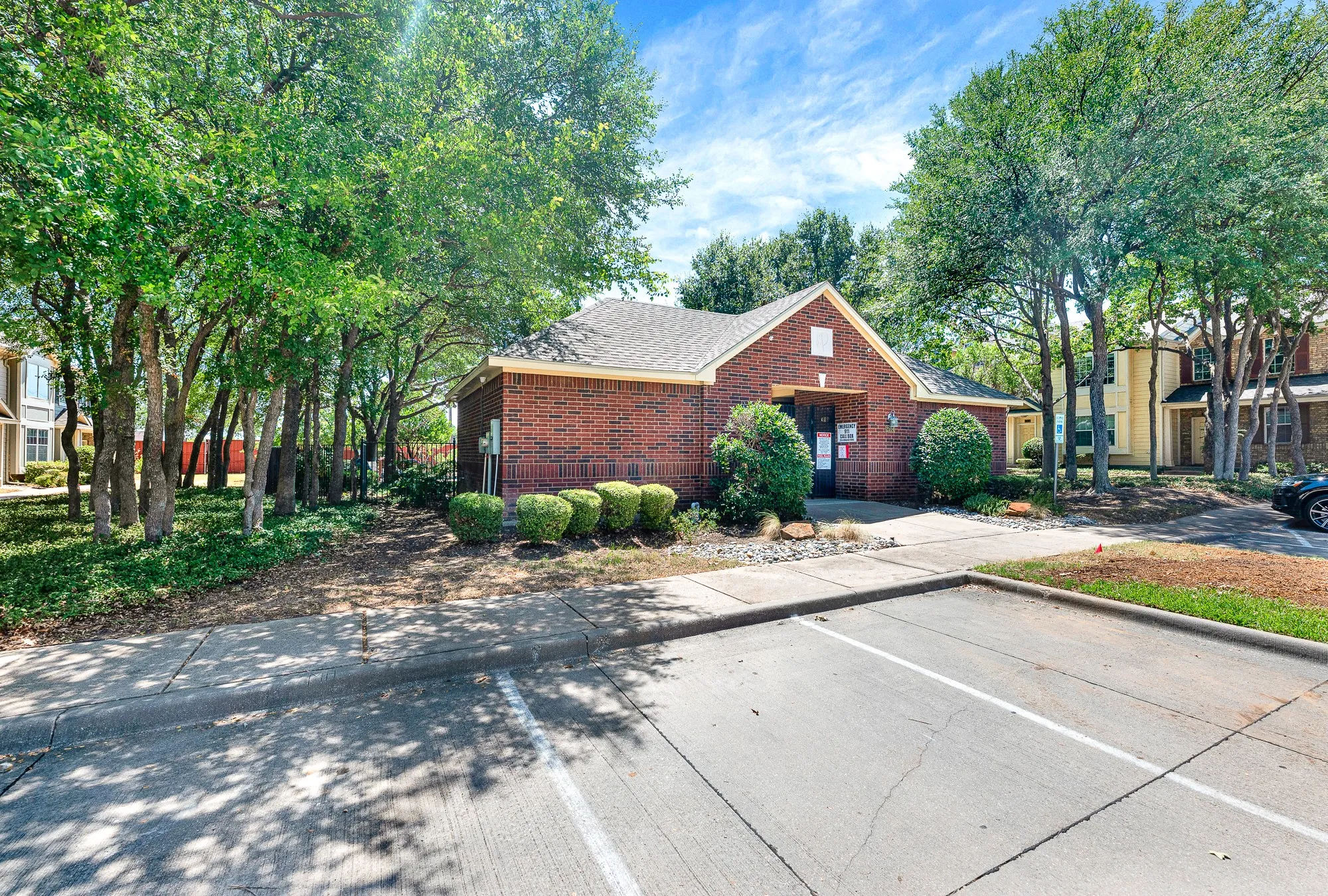 Townhouse For Sale in Tarrant County , 2603 Durango Ridge Drive, Bedford, Texas 76021, 2 Bedroom, 2 Bathroom, 2 Garage spaces, 1,216 Sqft, built in 2005, mls#21366038, Real Estate Agent in Bedford, Homes For Sale in Tarrant county, Homes For Sale in Bedford, Realtor in Bedford Texas, Real Estate Brokerage Independent Realty Texas, Luminita Cordes Realtor
