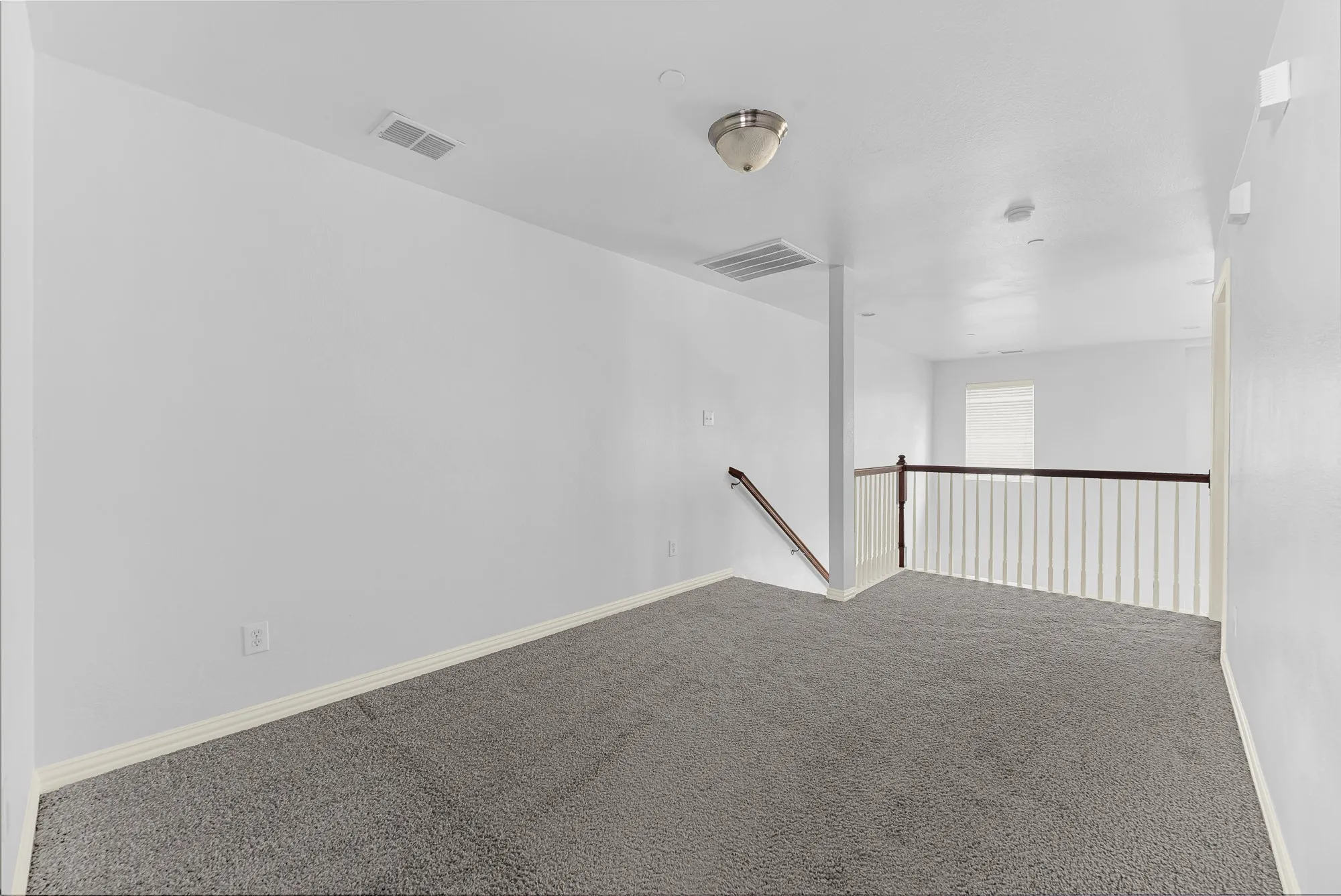 Townhouse For Sale in Tarrant County , 2603 Durango Ridge Drive, Bedford, Texas 76021, 2 Bedroom, 2 Bathroom, 2 Garage spaces, 1,216 Sqft, built in 2005, mls#21366038, Real Estate Agent in Bedford, Homes For Sale in Tarrant county, Homes For Sale in Bedford, Realtor in Bedford Texas, Real Estate Brokerage Independent Realty Texas, Luminita Cordes Realtor