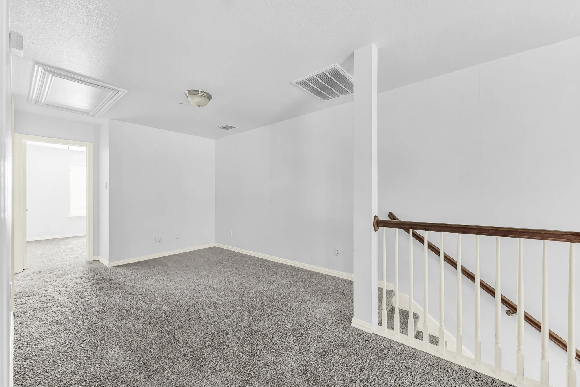 Townhouse For Sale in Tarrant County , 2603 Durango Ridge Drive, Bedford, Texas 76021, 2 Bedroom, 2 Bathroom, 2 Garage spaces, 1,216 Sqft, built in 2005, mls#21366038, Real Estate Agent in Bedford, Homes For Sale in Tarrant county, Homes For Sale in Bedford, Realtor in Bedford Texas, Real Estate Brokerage Independent Realty Texas, Luminita Cordes Realtor