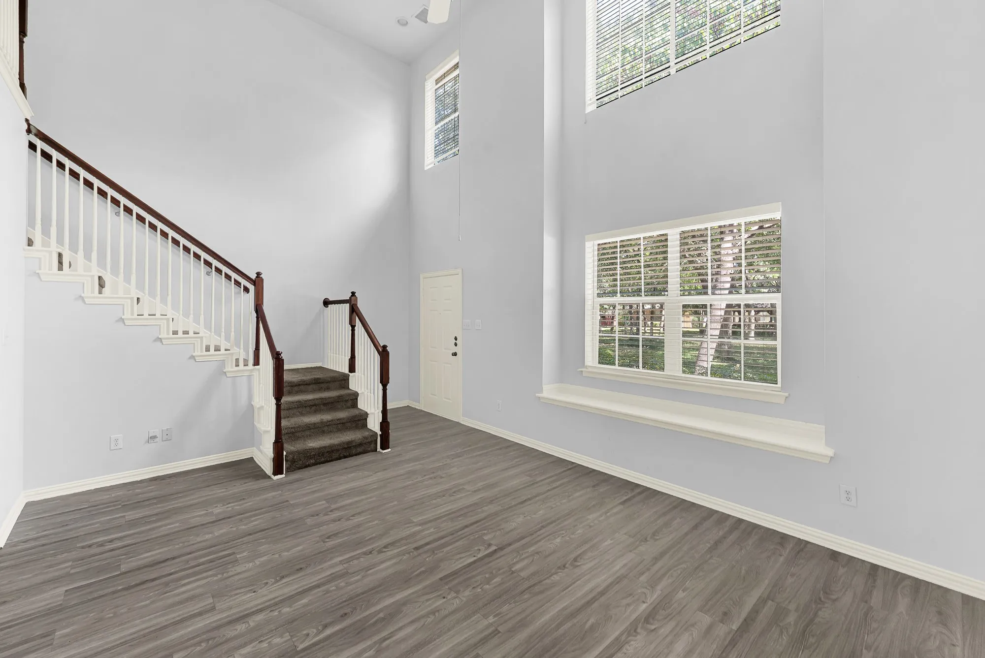 Townhouse For Sale in Tarrant County , 2603 Durango Ridge Drive, Bedford, Texas 76021, 2 Bedroom, 2 Bathroom, 2 Garage spaces, 1,216 Sqft, built in 2005, mls#21366038, Real Estate Agent in Bedford, Homes For Sale in Tarrant county, Homes For Sale in Bedford, Realtor in Bedford Texas, Real Estate Brokerage Independent Realty Texas, Luminita Cordes Realtor